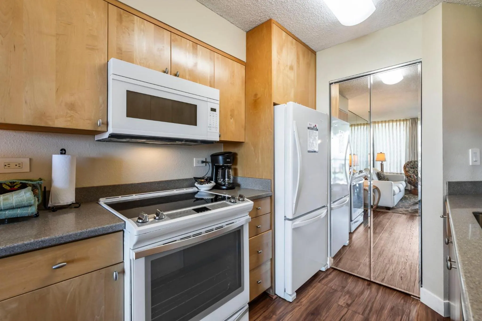 Kitchen or kitchenette in Maui Sunset