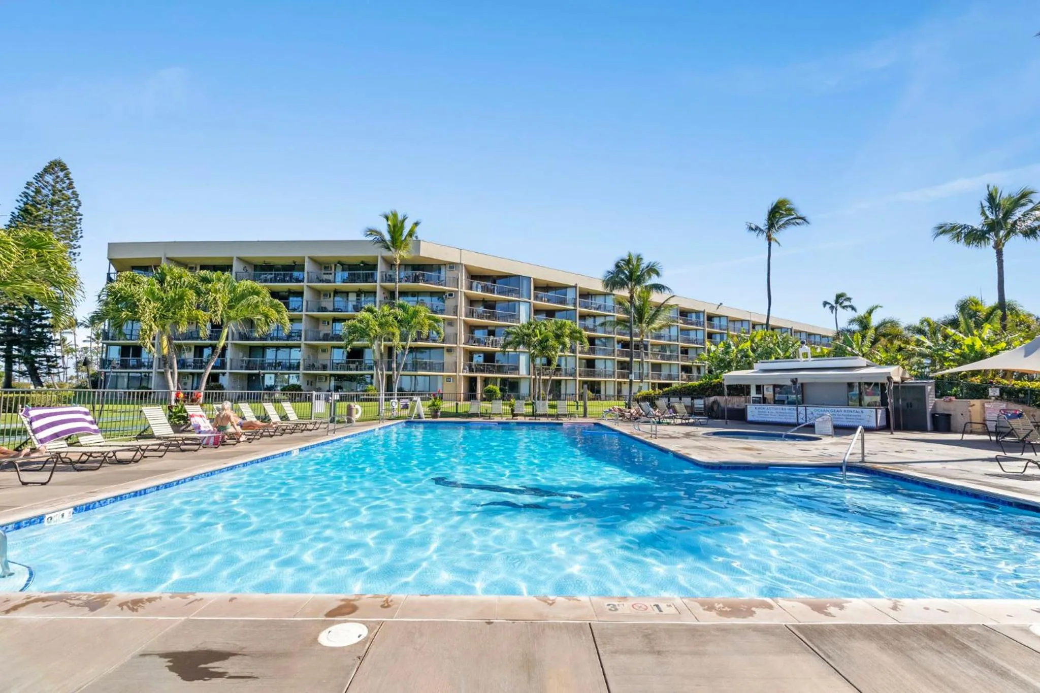 Swimming pool in Maui Sunset
