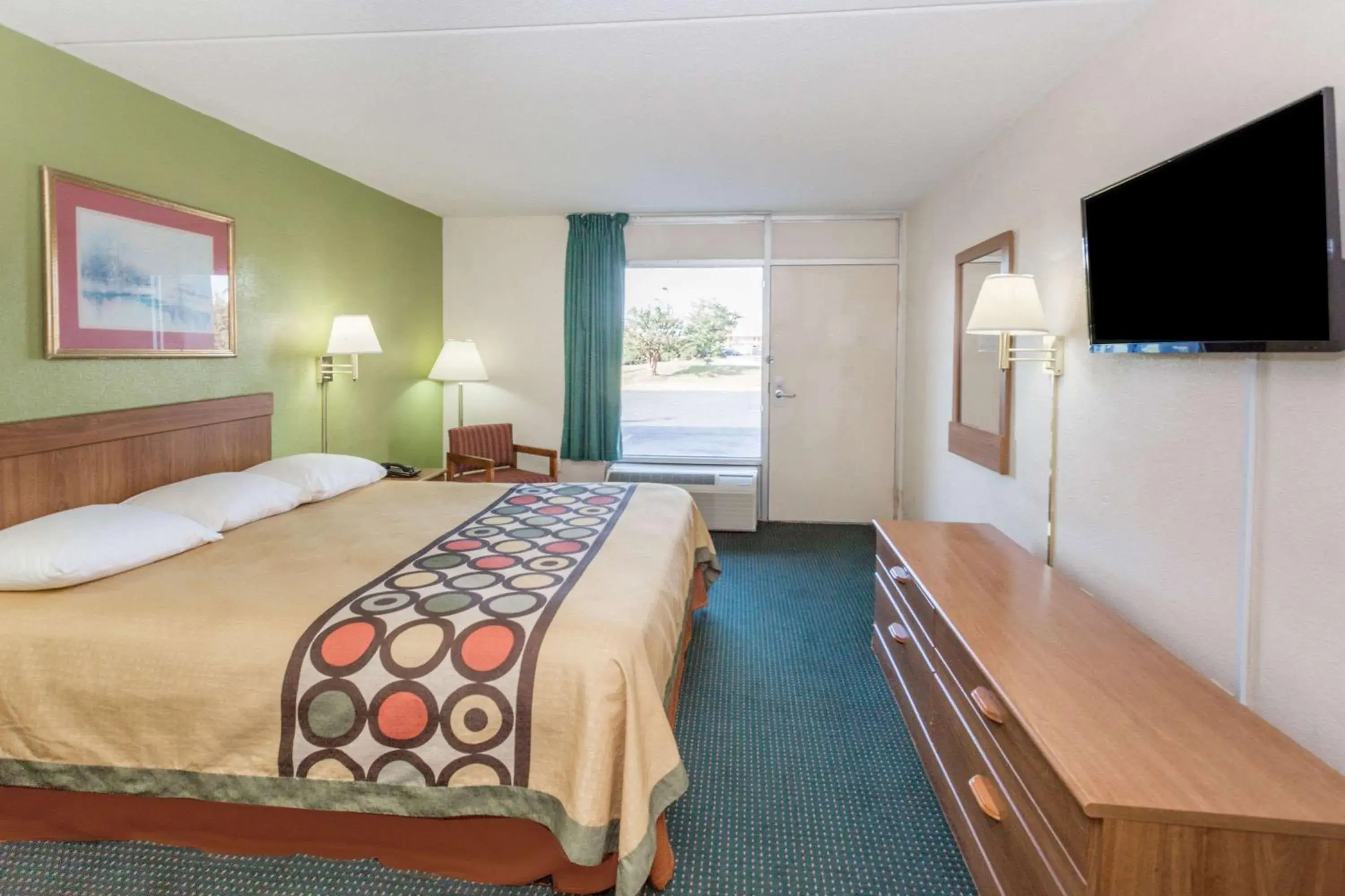 Photo of the whole room, Bed in Super 8 by Wyndham Tifton Photo of the whole room, Bed in Super 8 by Wyndham Tifton
