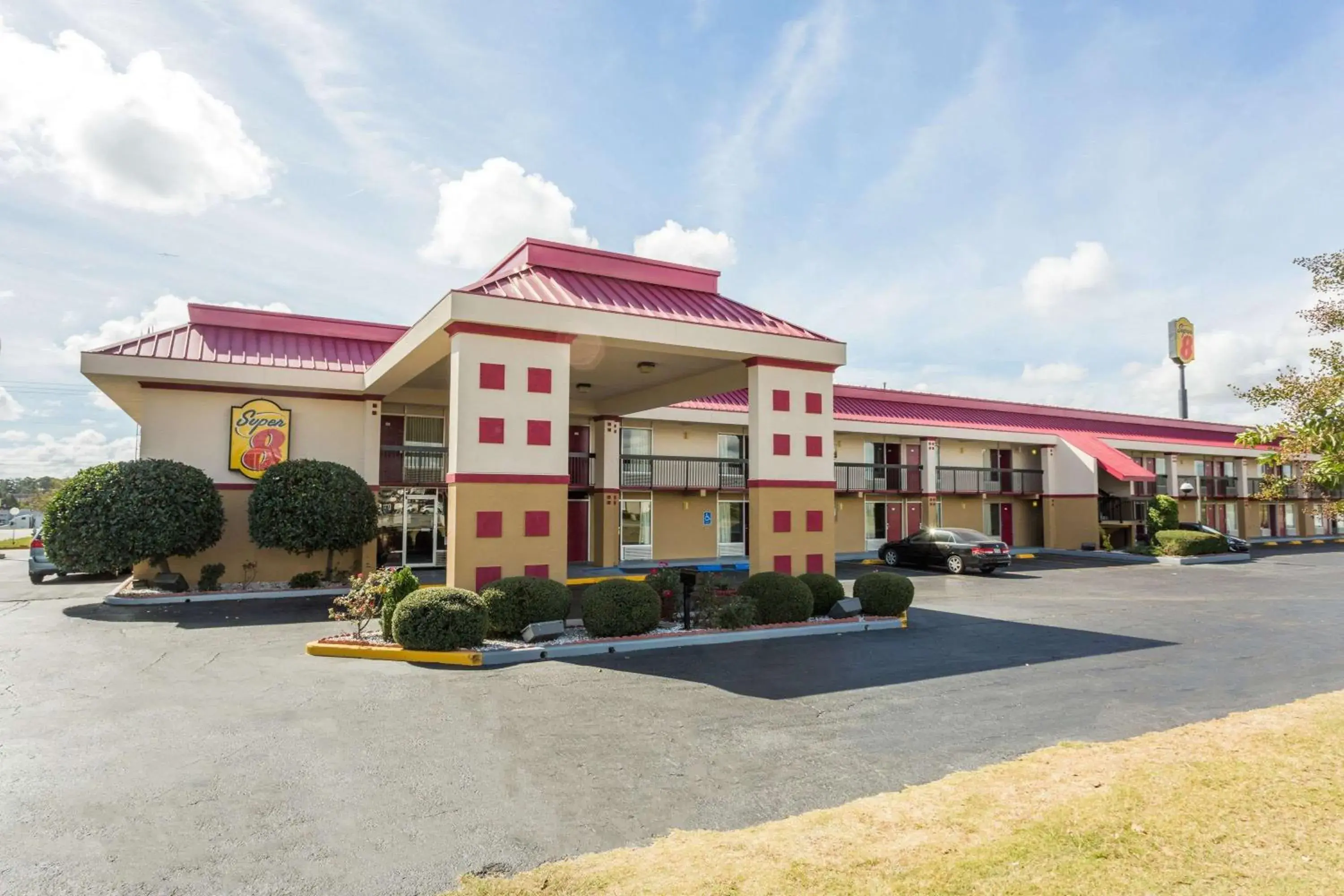 Property building in Super 8 by Wyndham Tifton Property building in Super 8 by Wyndham Tifton