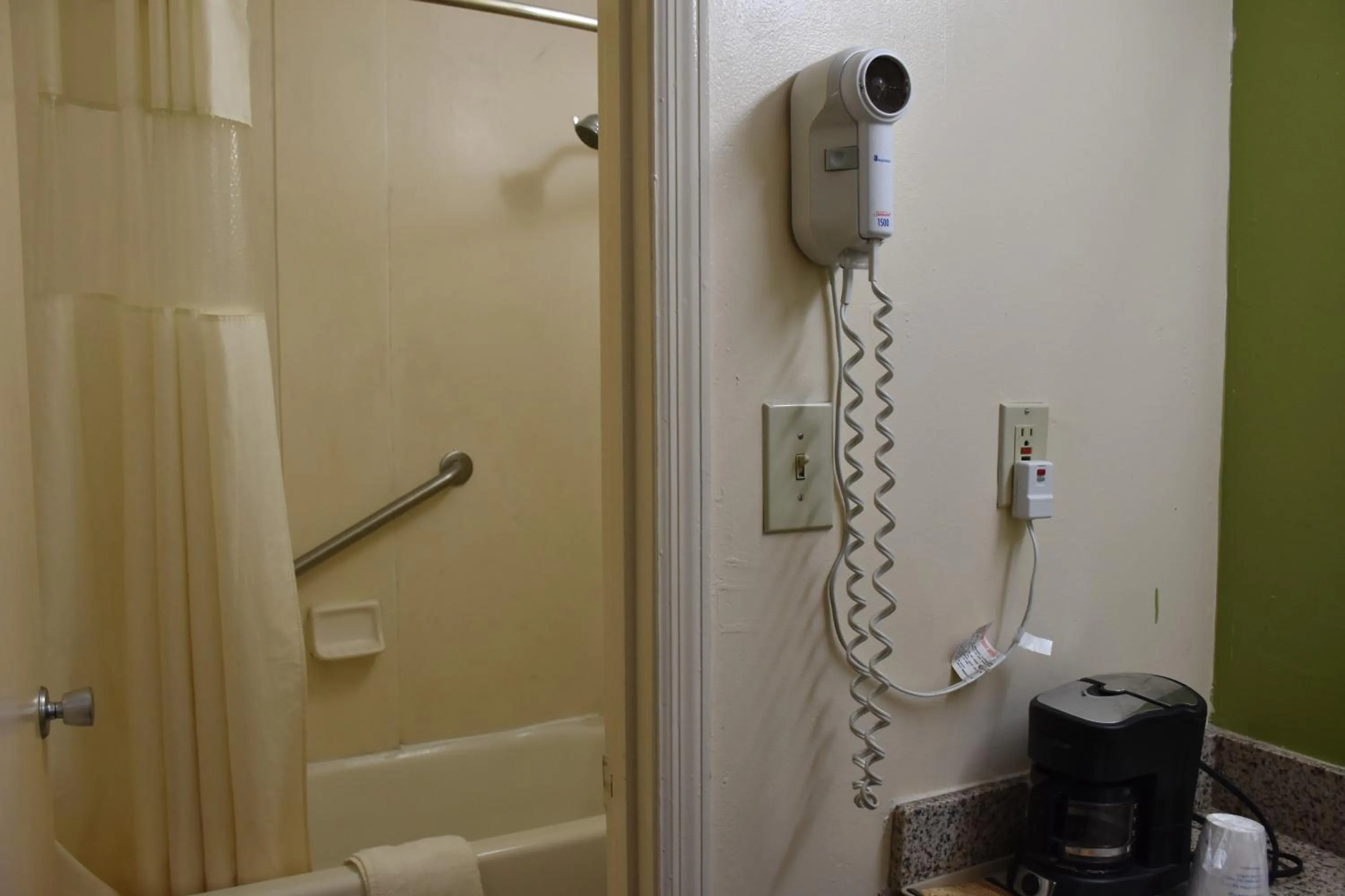 Bathroom in Super 8 by Wyndham Tifton