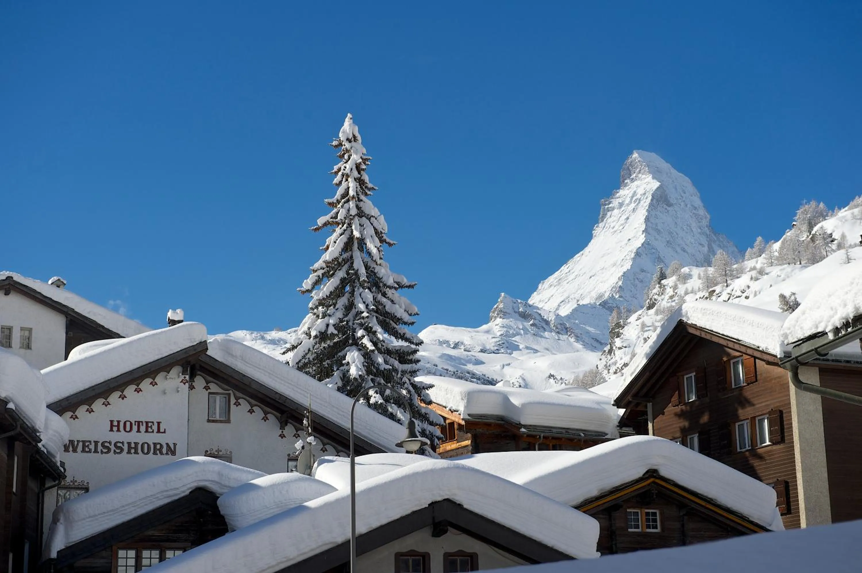 Facade/entrance in Hotel Weisshorn