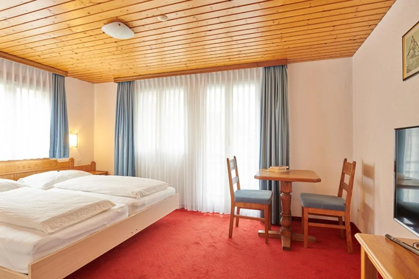Staff, Bed in Hotel Weisshorn