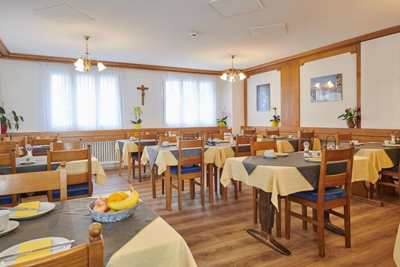 Breakfast in Hotel Weisshorn