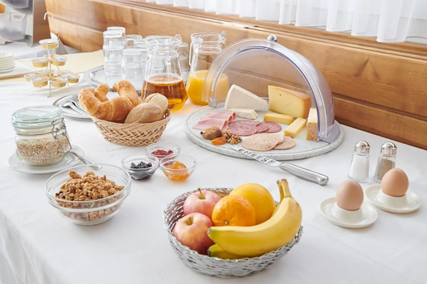 Breakfast in Hotel Weisshorn