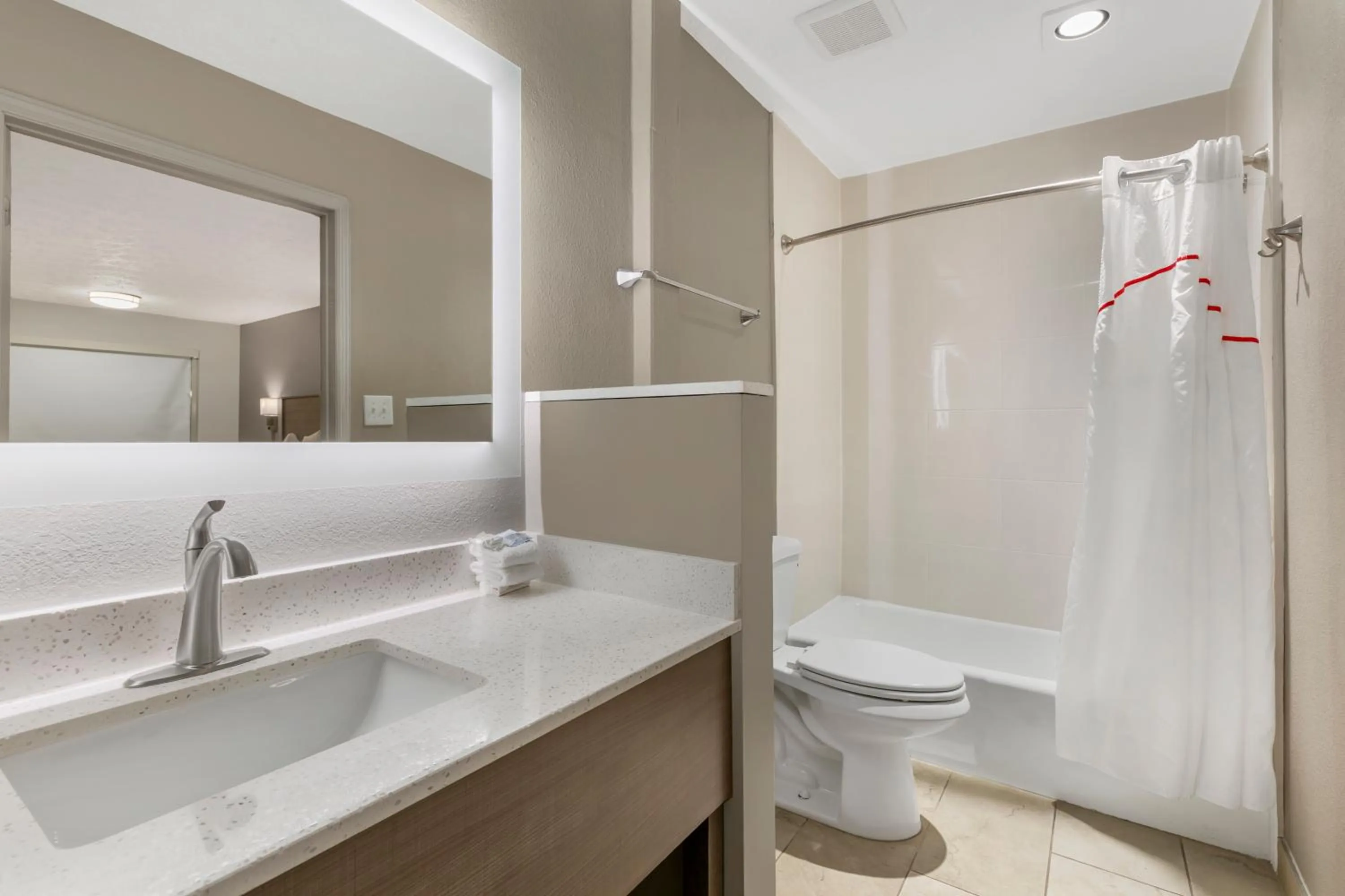 Bathroom in Red Roof Inn Georgetown, KY