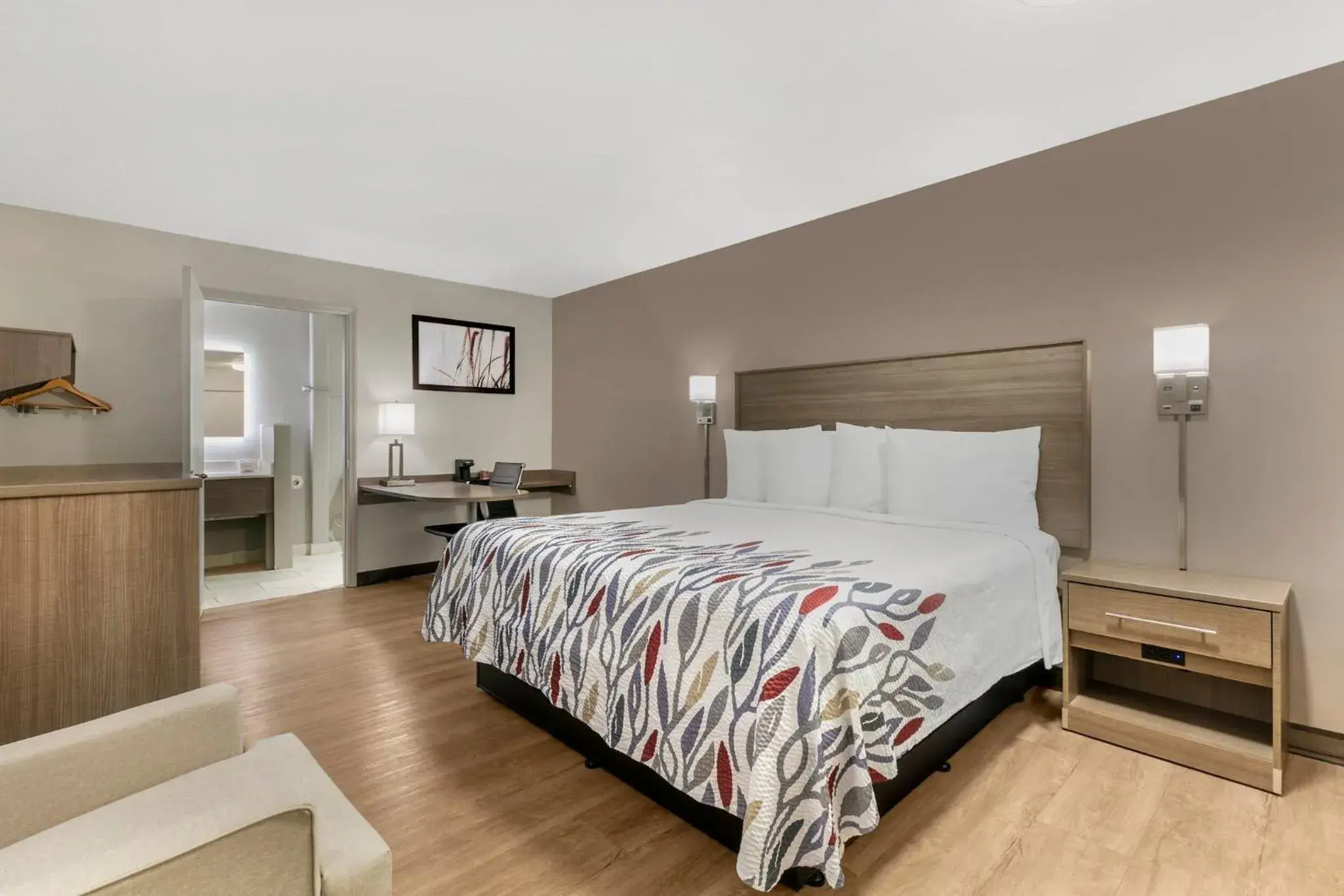 Photo of the whole room, Bed in Red Roof Inn Georgetown, KY Photo of the whole room, Bed in Red Roof Inn Georgetown, KY