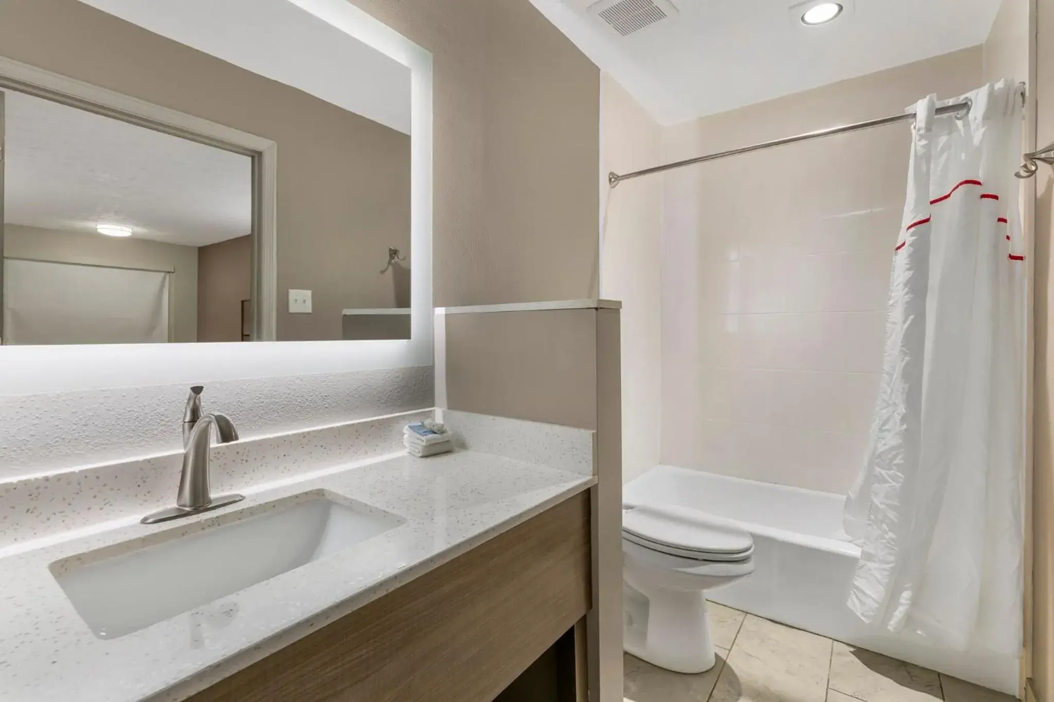 Bathroom in Red Roof Inn Georgetown, KY Bathroom in Red Roof Inn Georgetown, KY