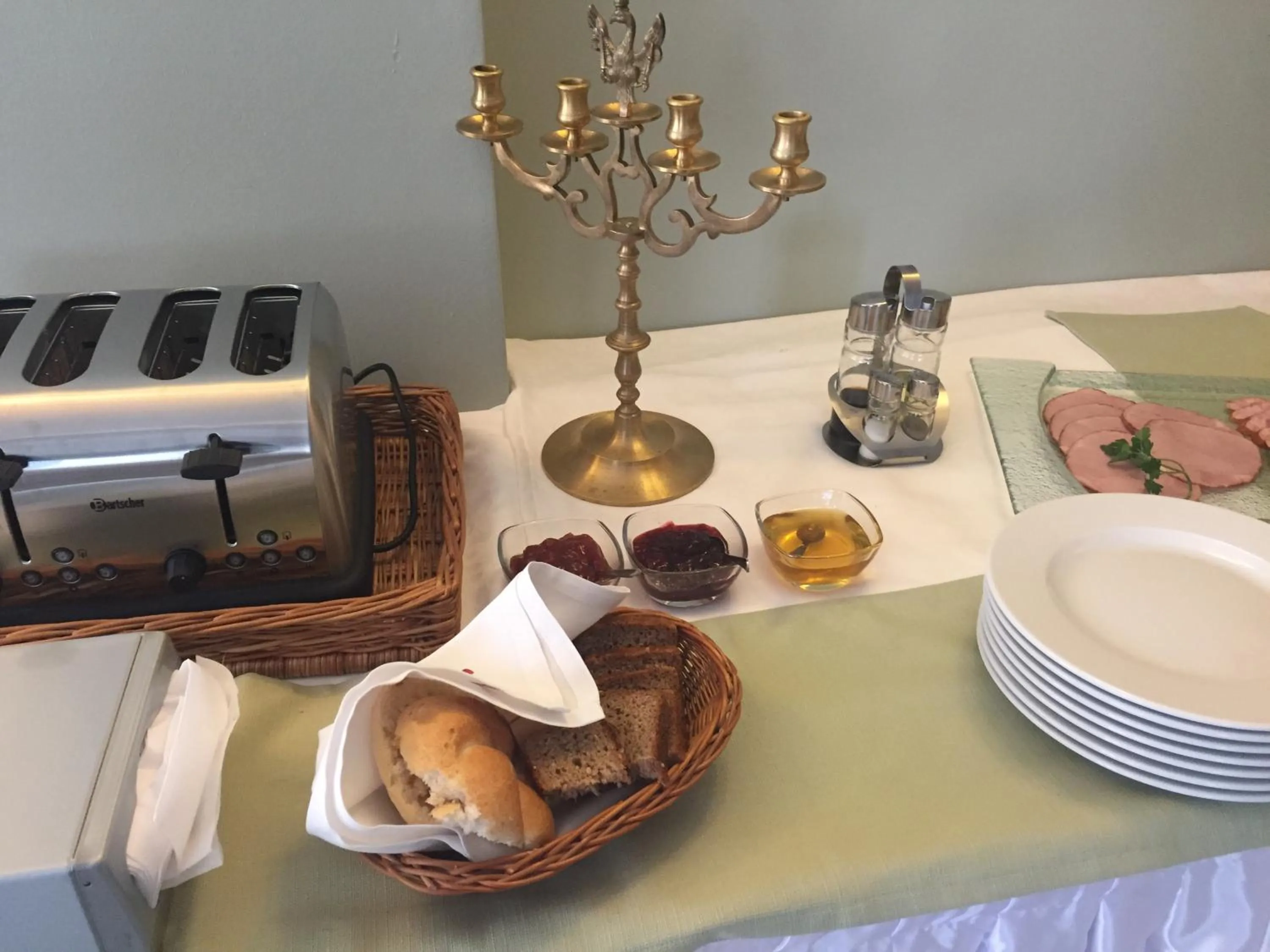 Breakfast in Villa Plaza