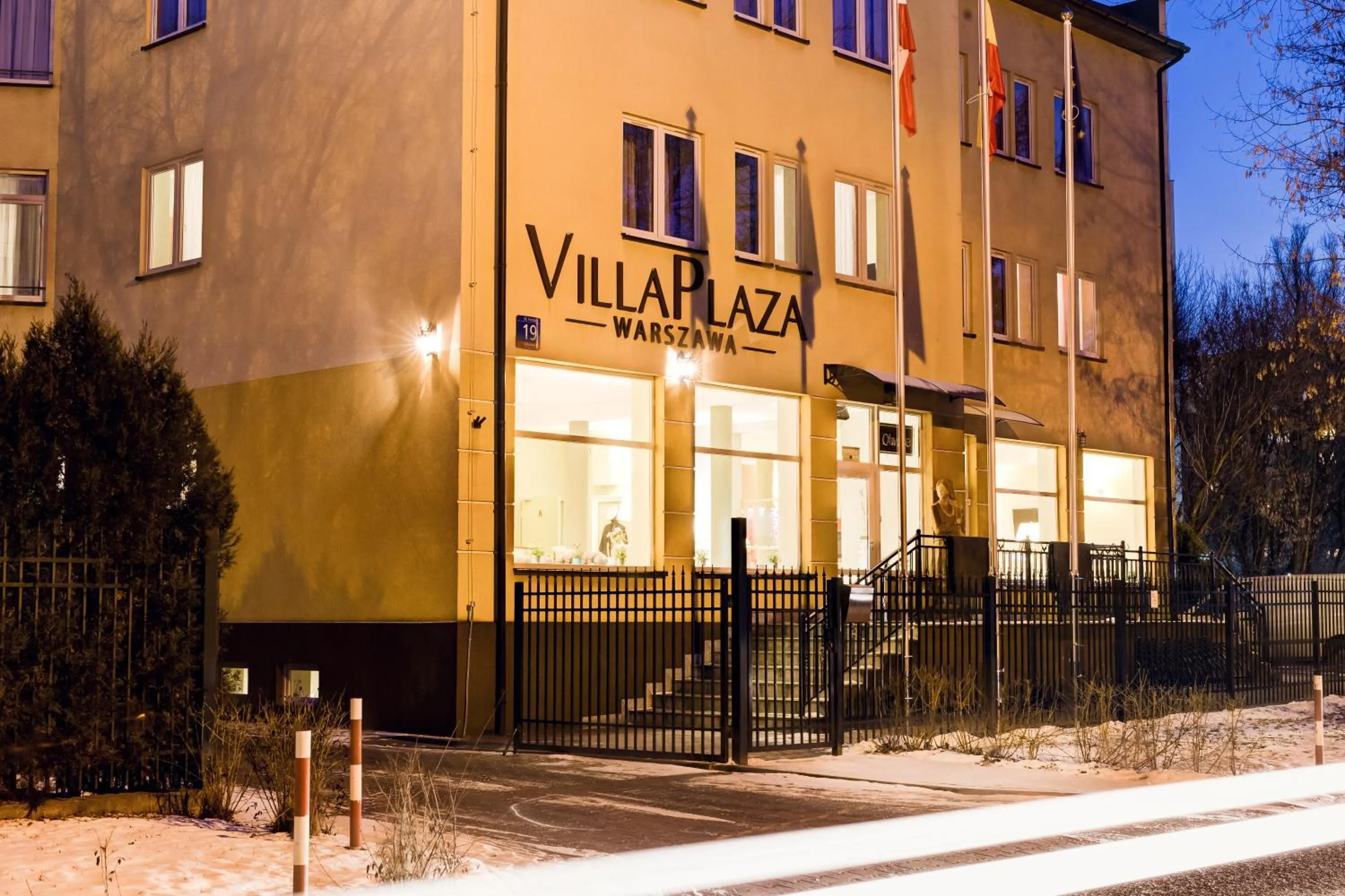 Property building in Villa Plaza