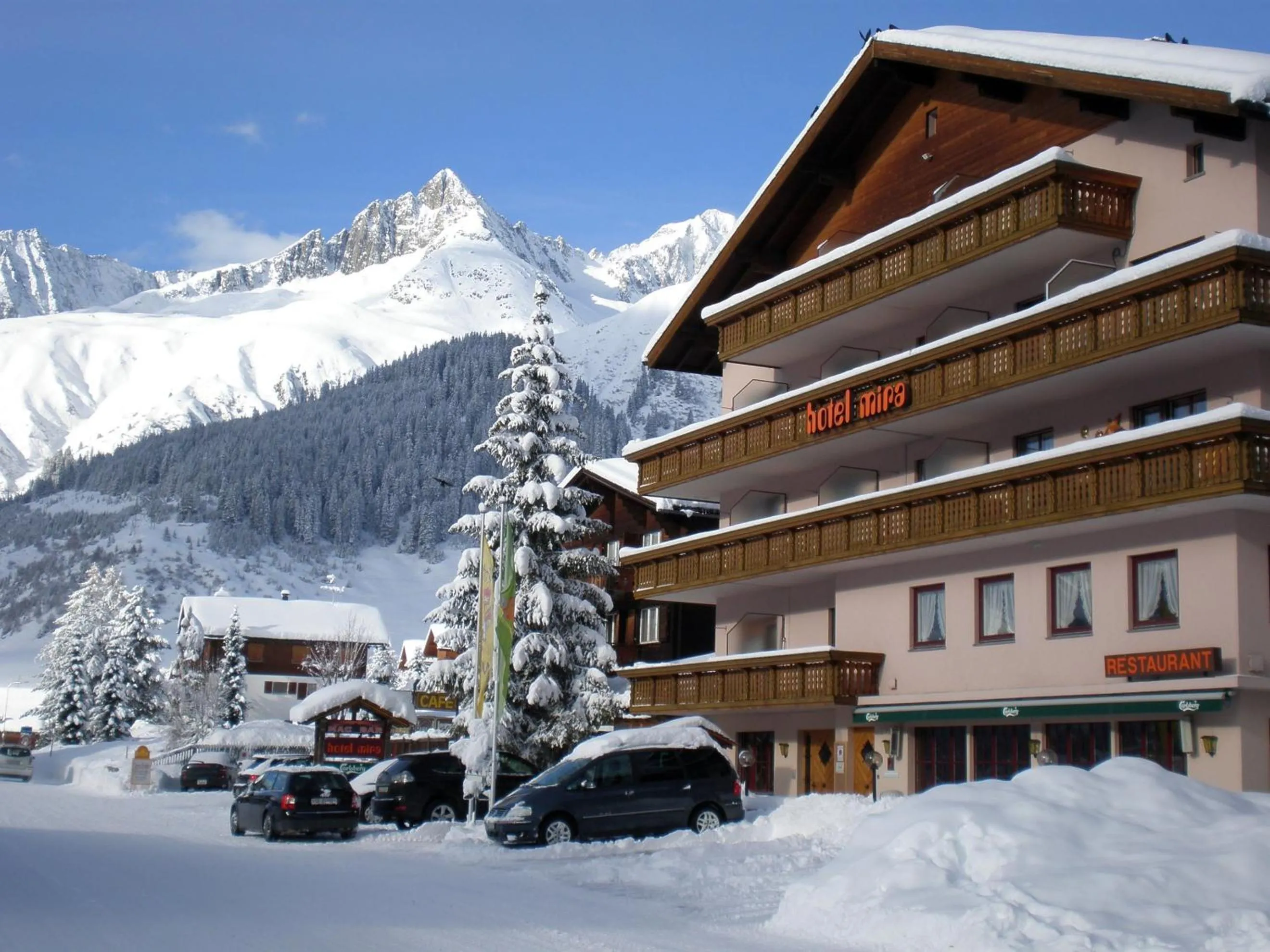 Hotel Mira