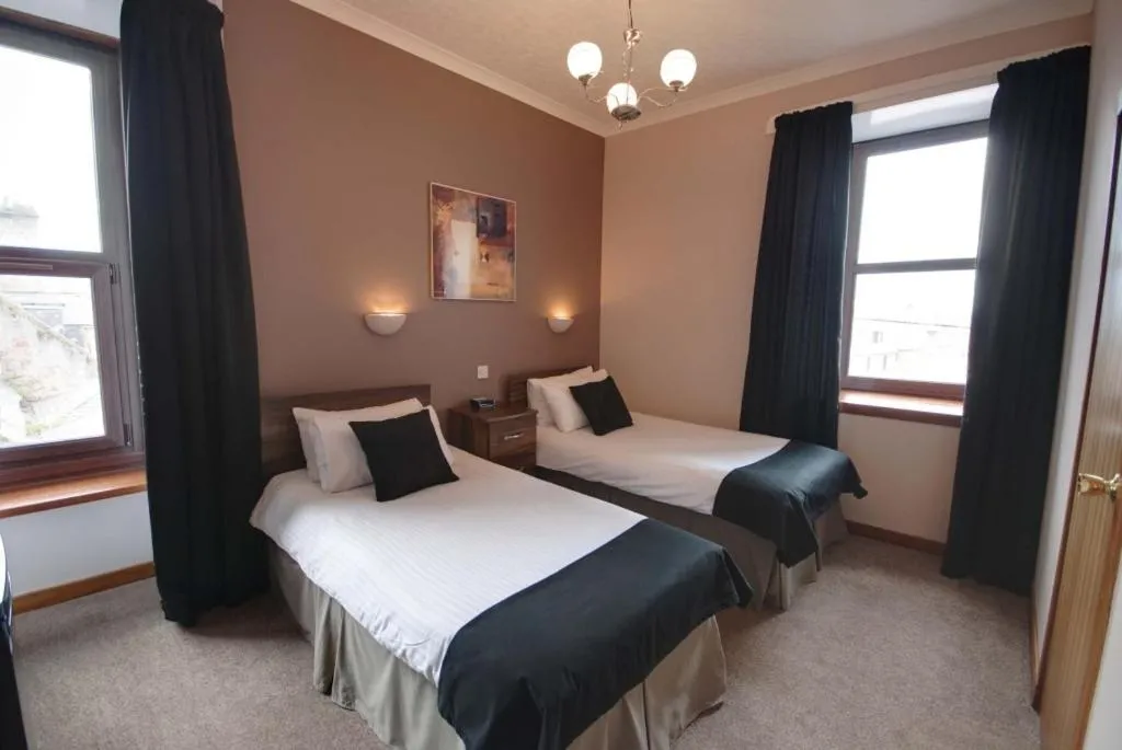 Budget Twin Room in Waverley Hotel