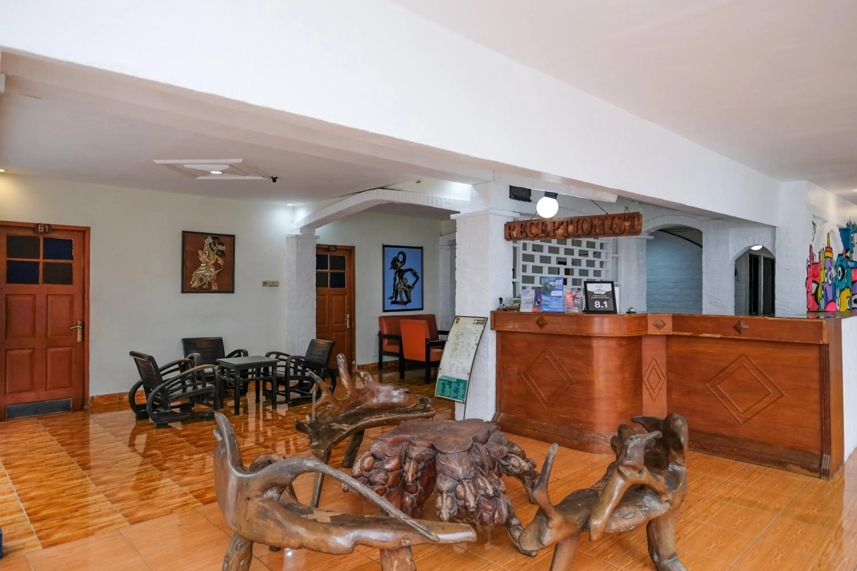 Lobby or reception in RedDoorz Syariah At Jalan Menteri Supeno