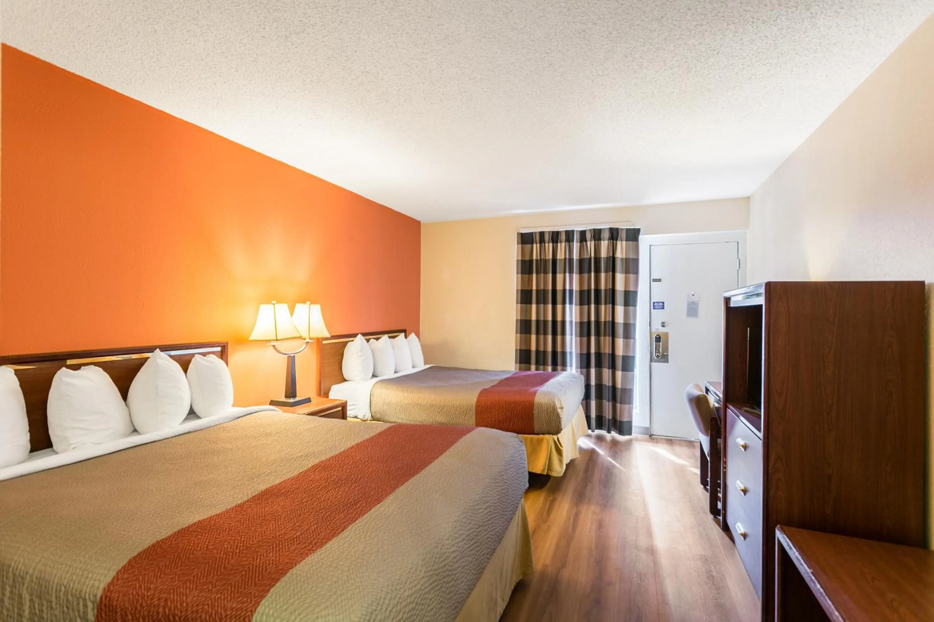 Bedroom, Bed in Motel 6-Butte, MT - Historic City Center