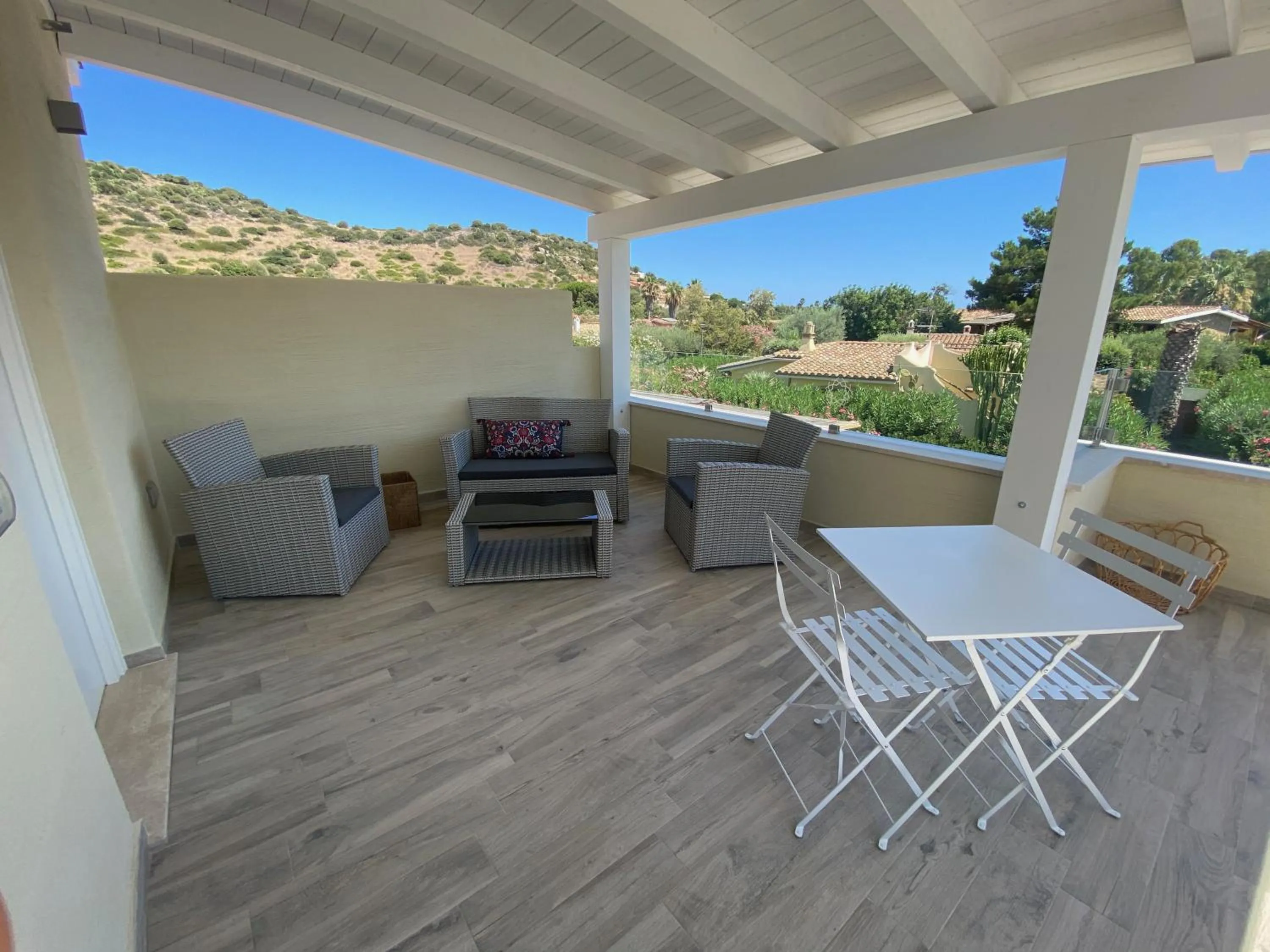 Patio in Suimi's Hotel