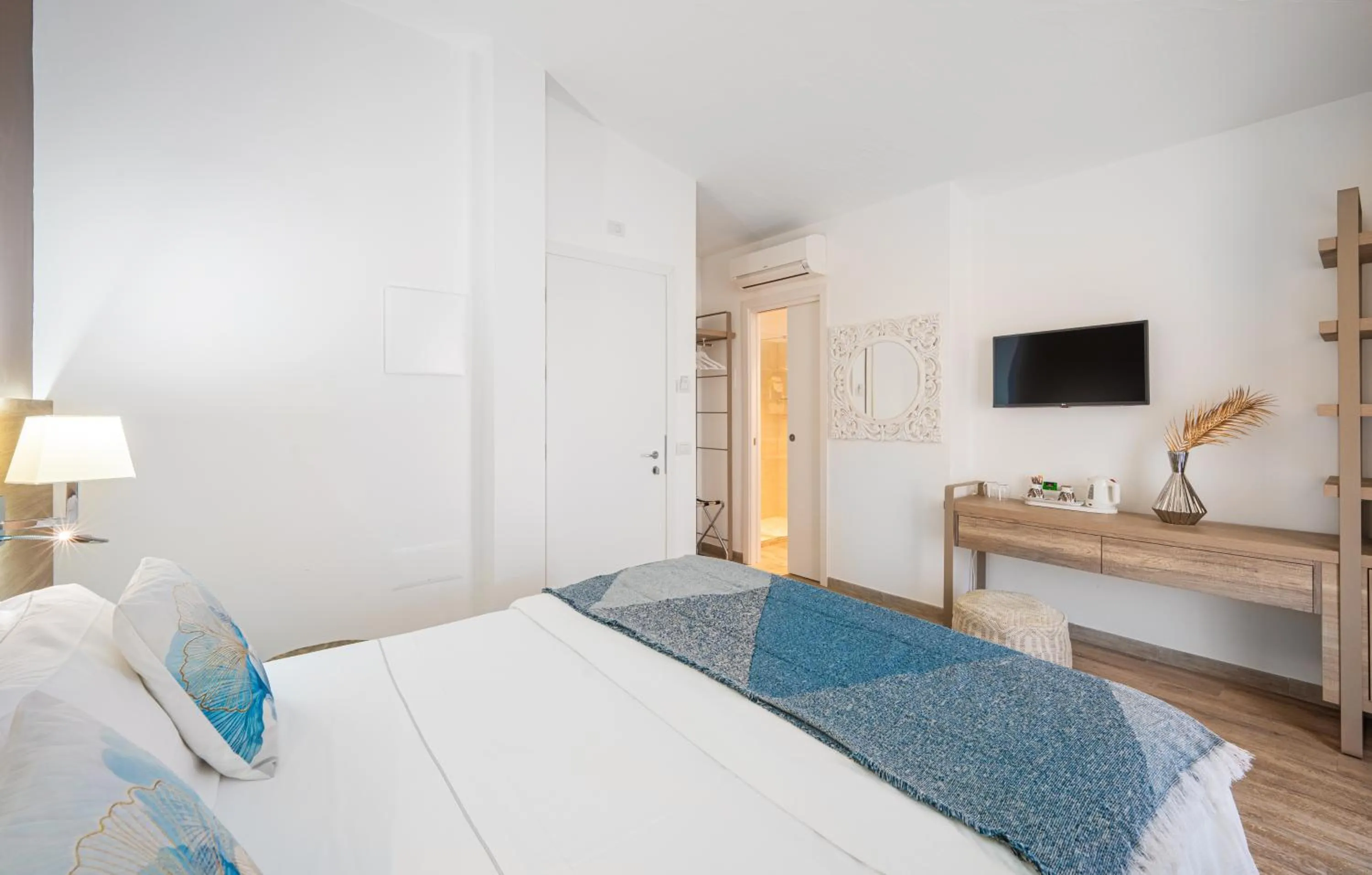 Bed in Suimi's Hotel