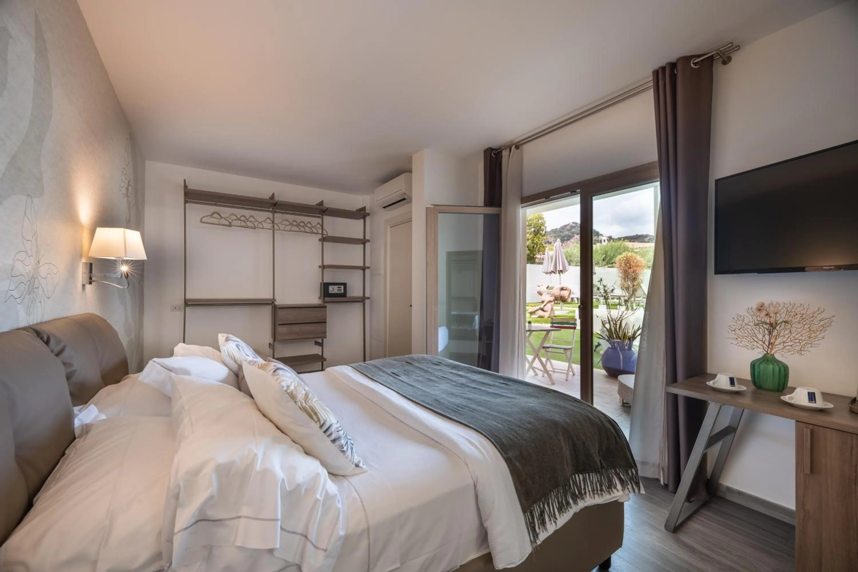 Bed in Suimi's Hotel