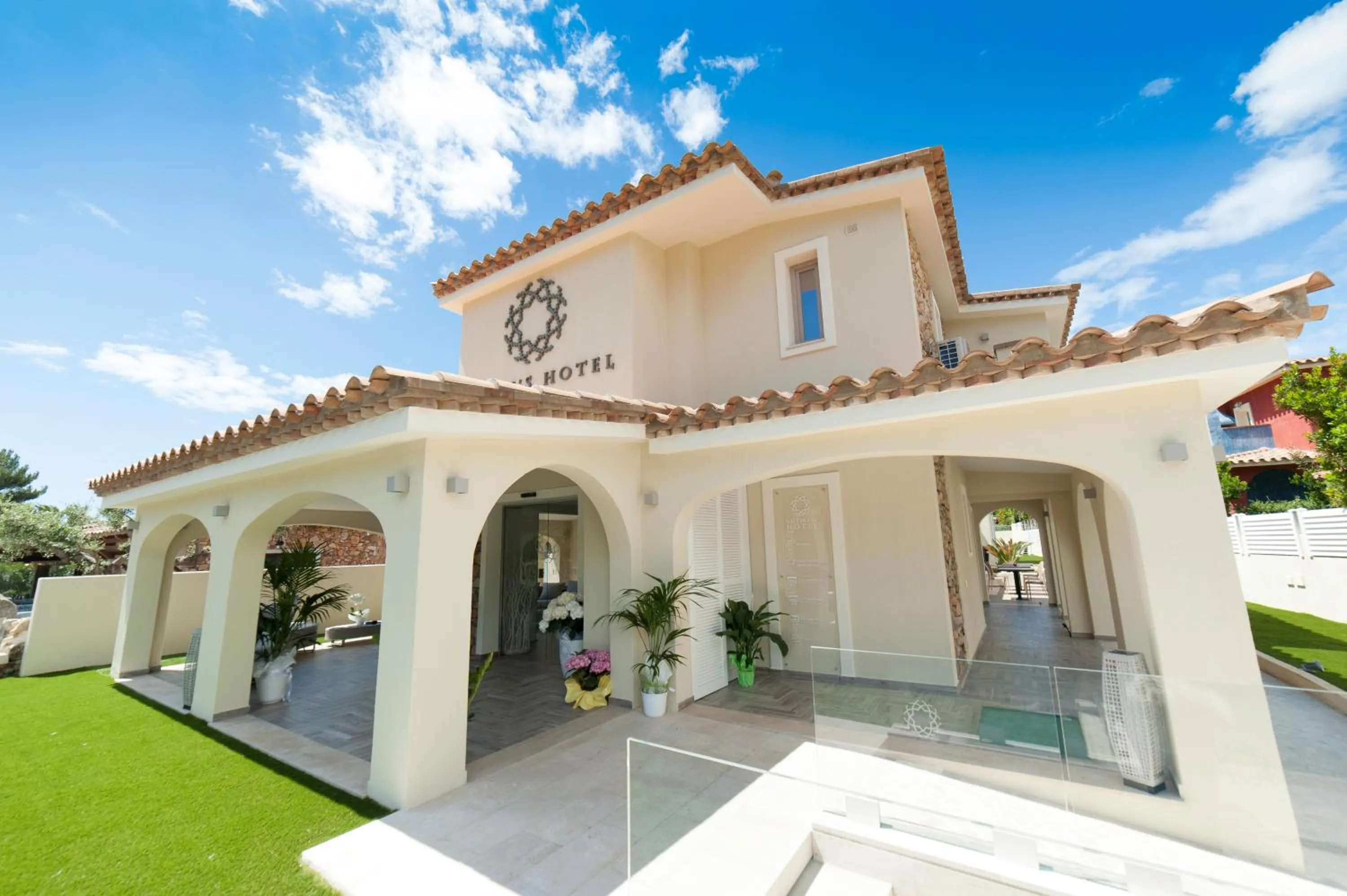 Facade/entrance in Suimi's Hotel