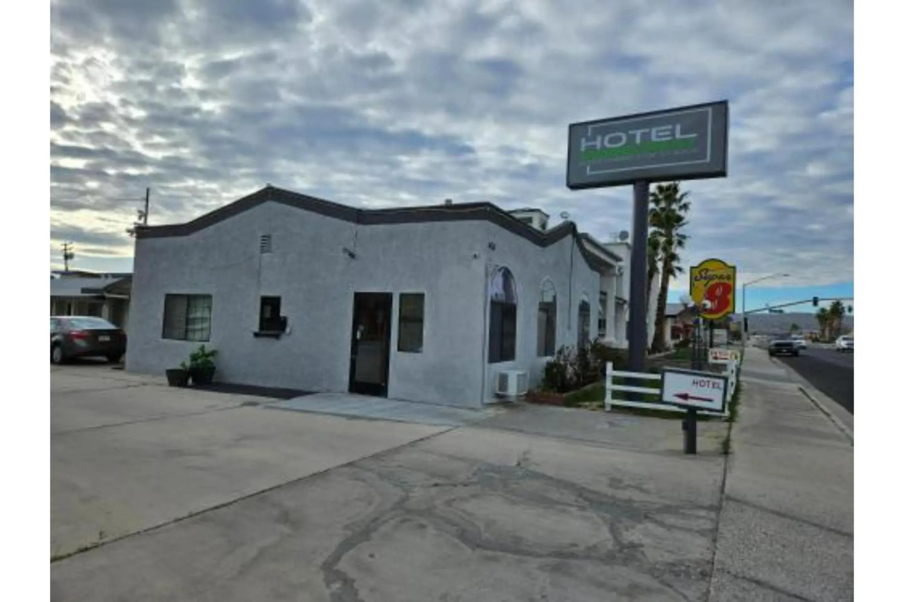 Property building in Hotel Ridgecrest An Extended Stay Studio Property building in Hotel Ridgecrest An Extended Stay Studio