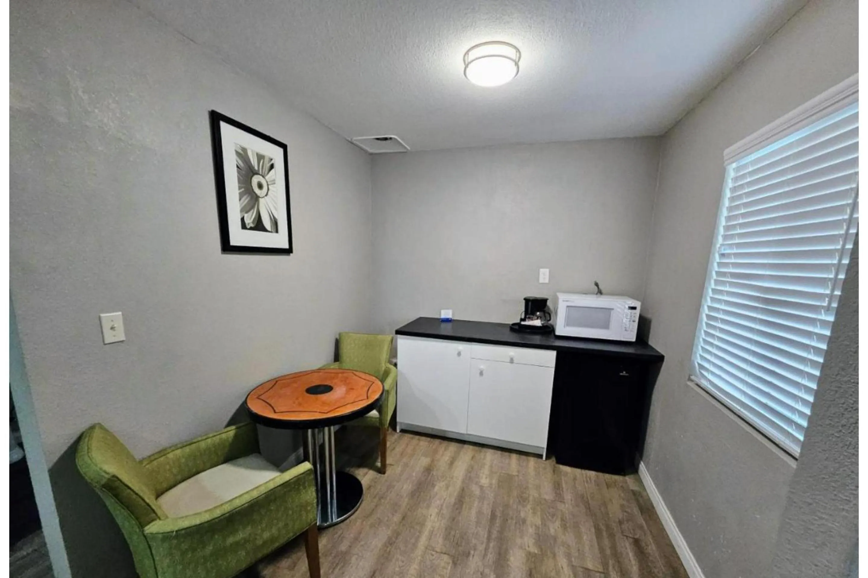 Bedroom in Hotel Ridgecrest An Extended Stay Studio