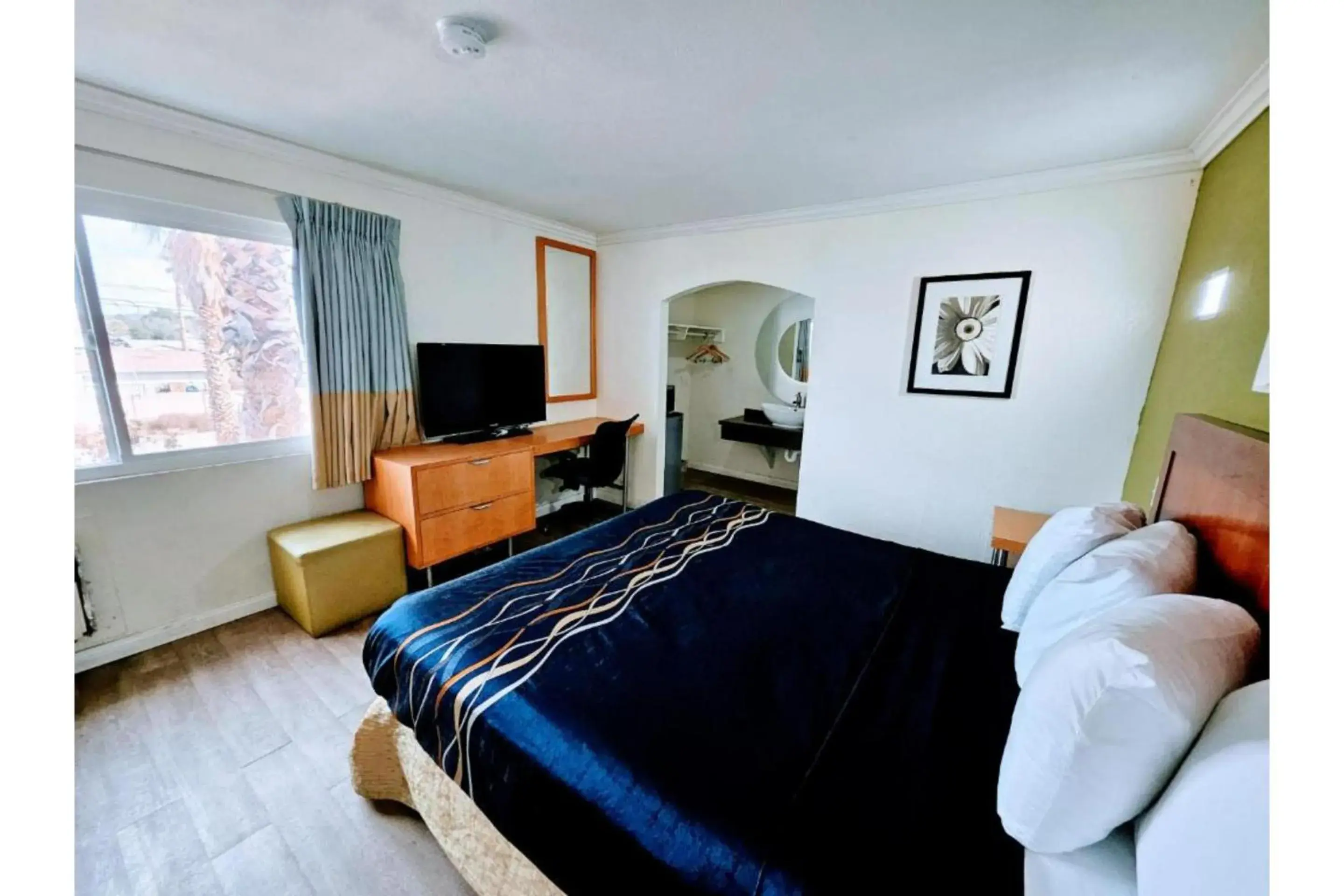 Bedroom, Bed in Hotel Ridgecrest An Extended Stay Studio Bedroom, Bed in Hotel Ridgecrest An Extended Stay Studio