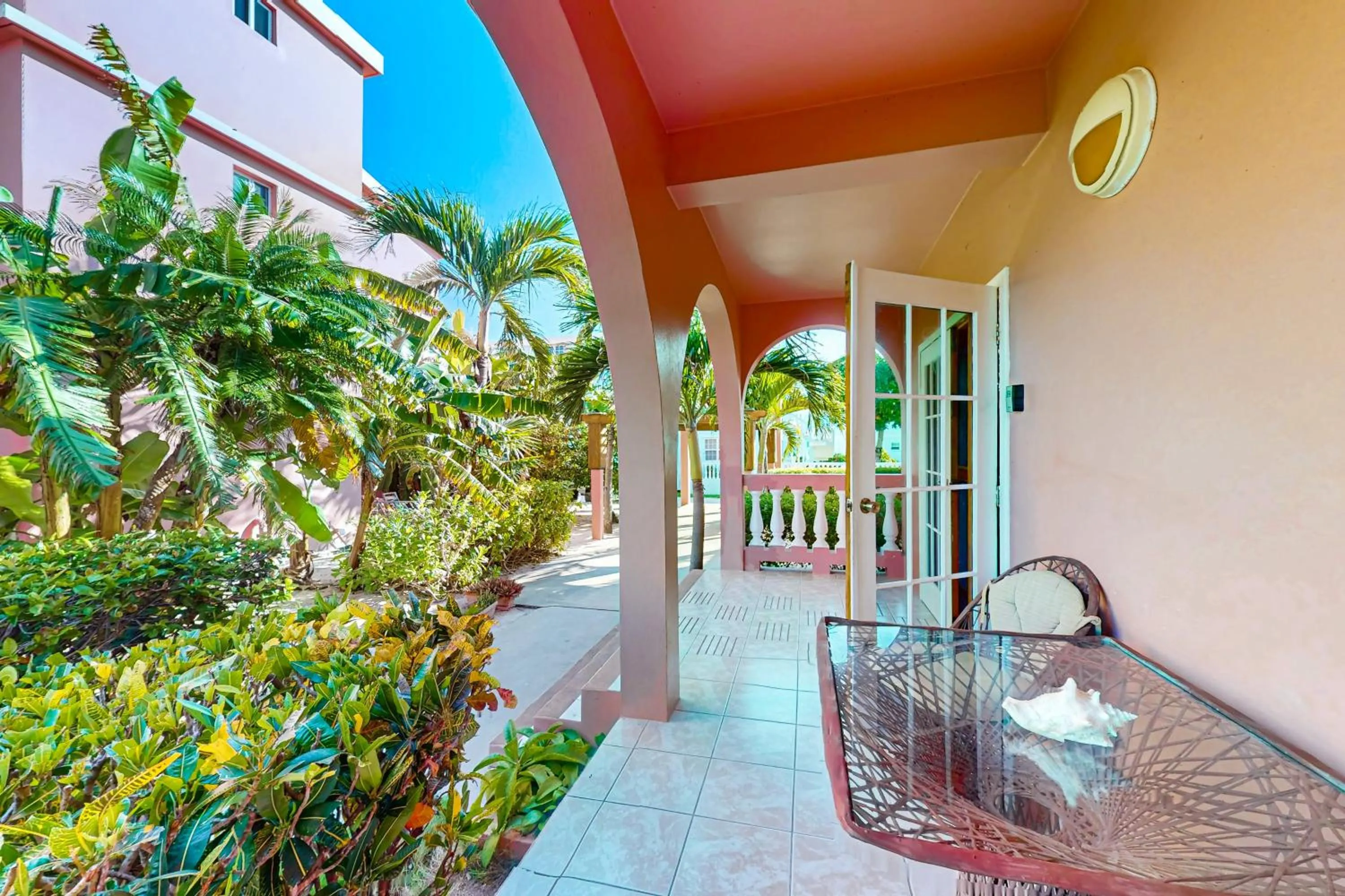 Hibiscus @ Caribe Island