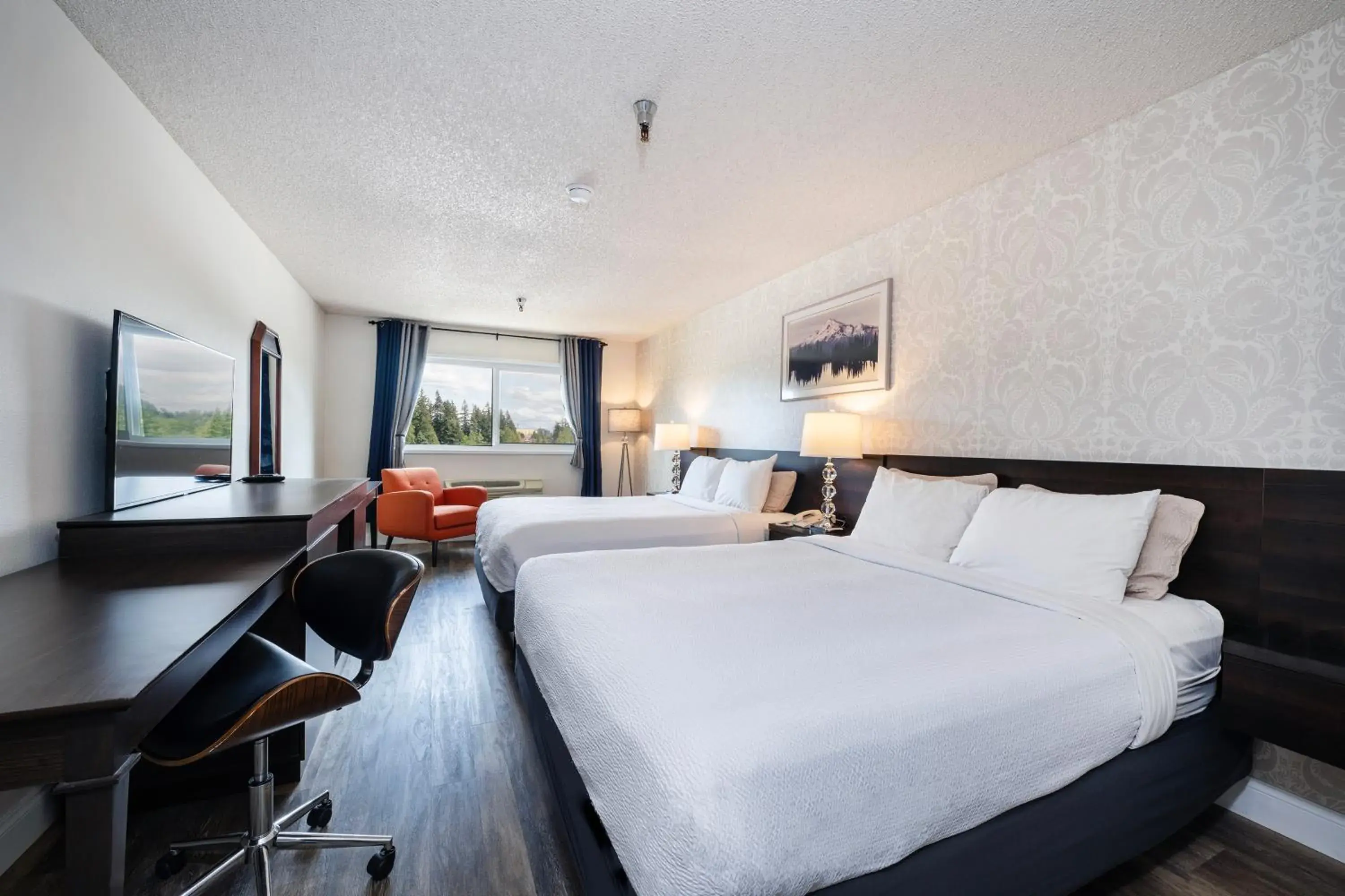 Standard Queen Room with Two Queen Beds in Hotel International Standard Queen Room with Two Queen Beds in Hotel International