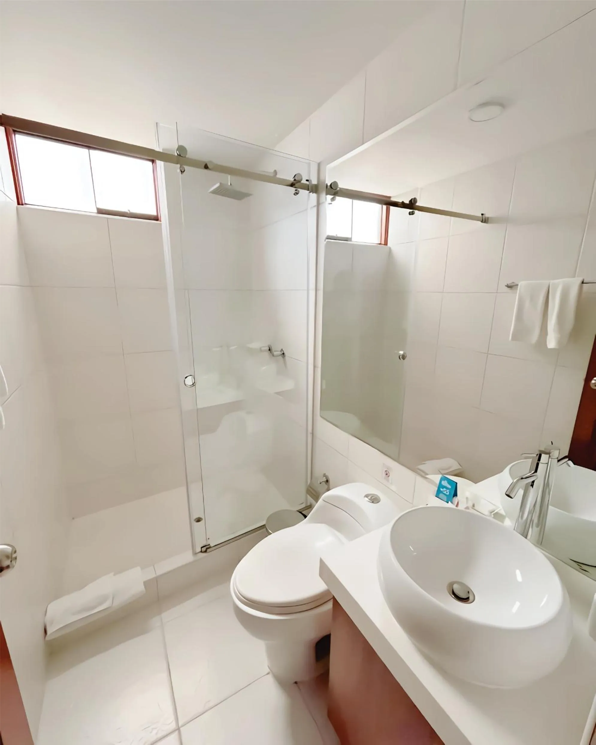 Bathroom in Hotel Fundador by Robles