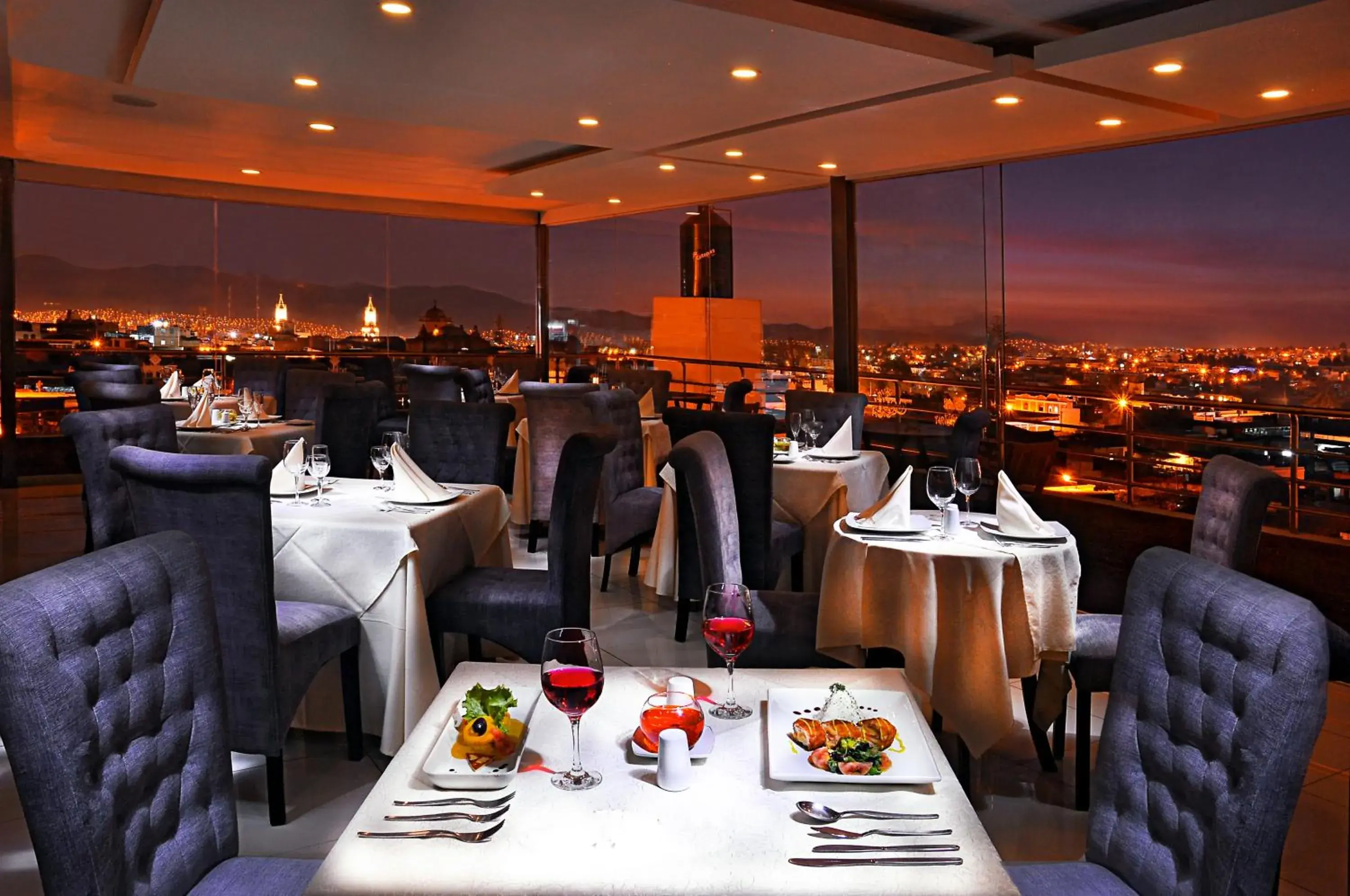 Restaurant/places to eat in Hotel Fundador by Robles Restaurant/places to eat in Hotel Fundador by Robles