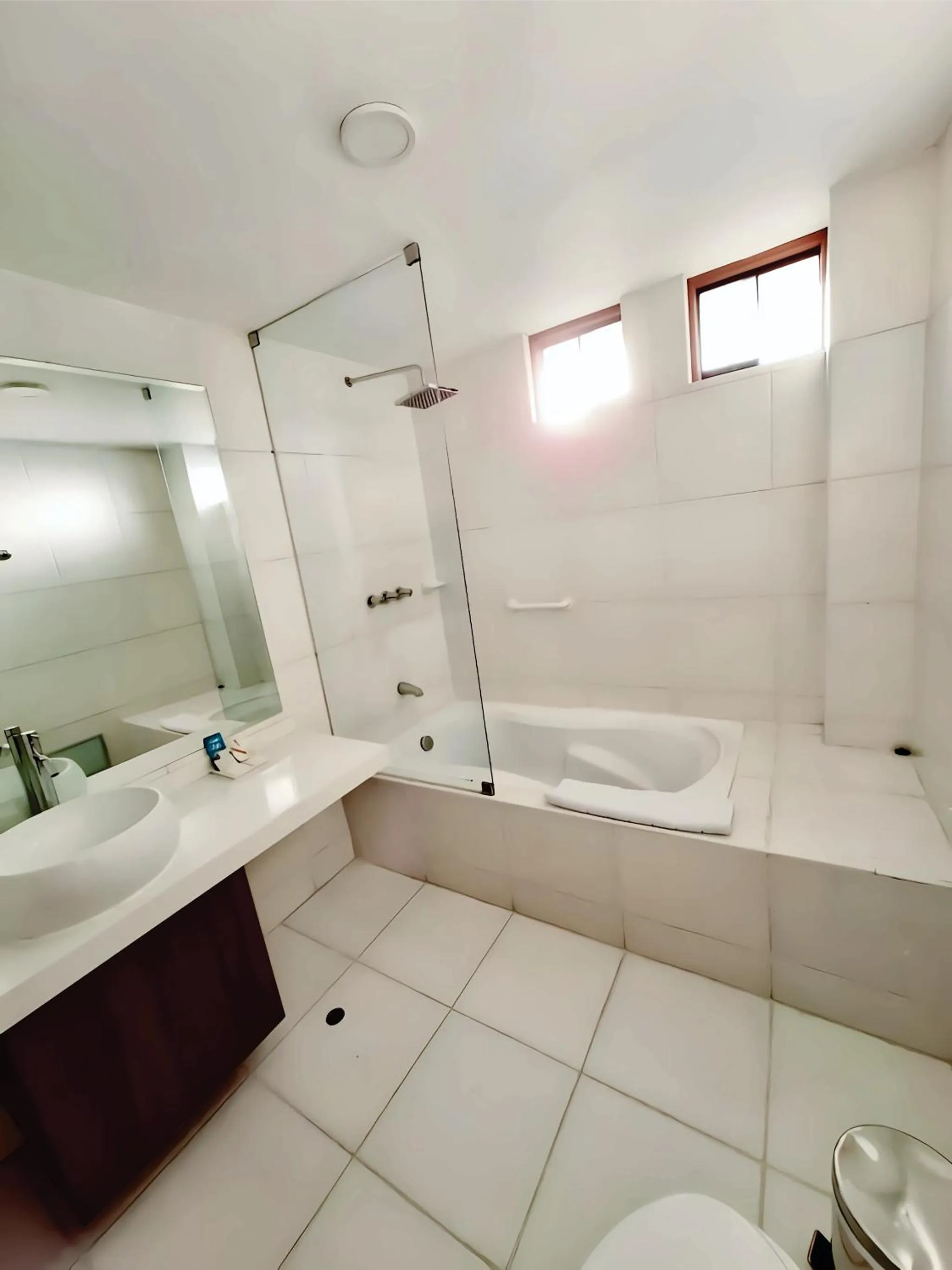 Bath in Hotel Fundador by Robles