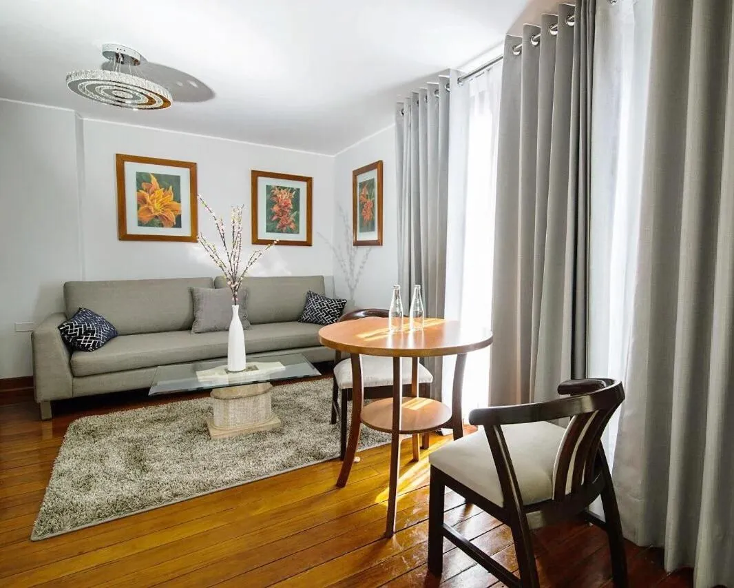 Hotel Fundador by Robles