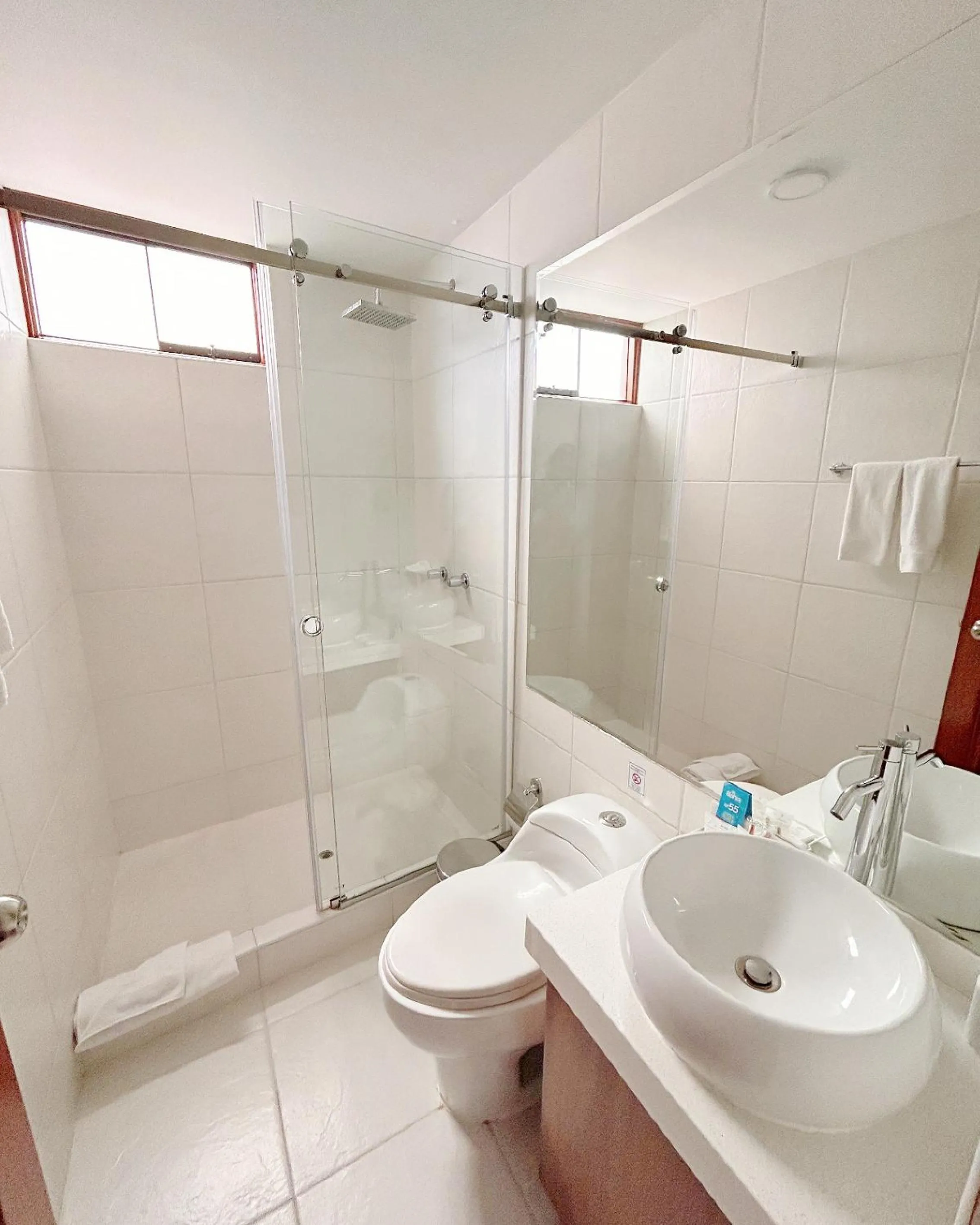 Bathroom in Hotel Fundador by Robles