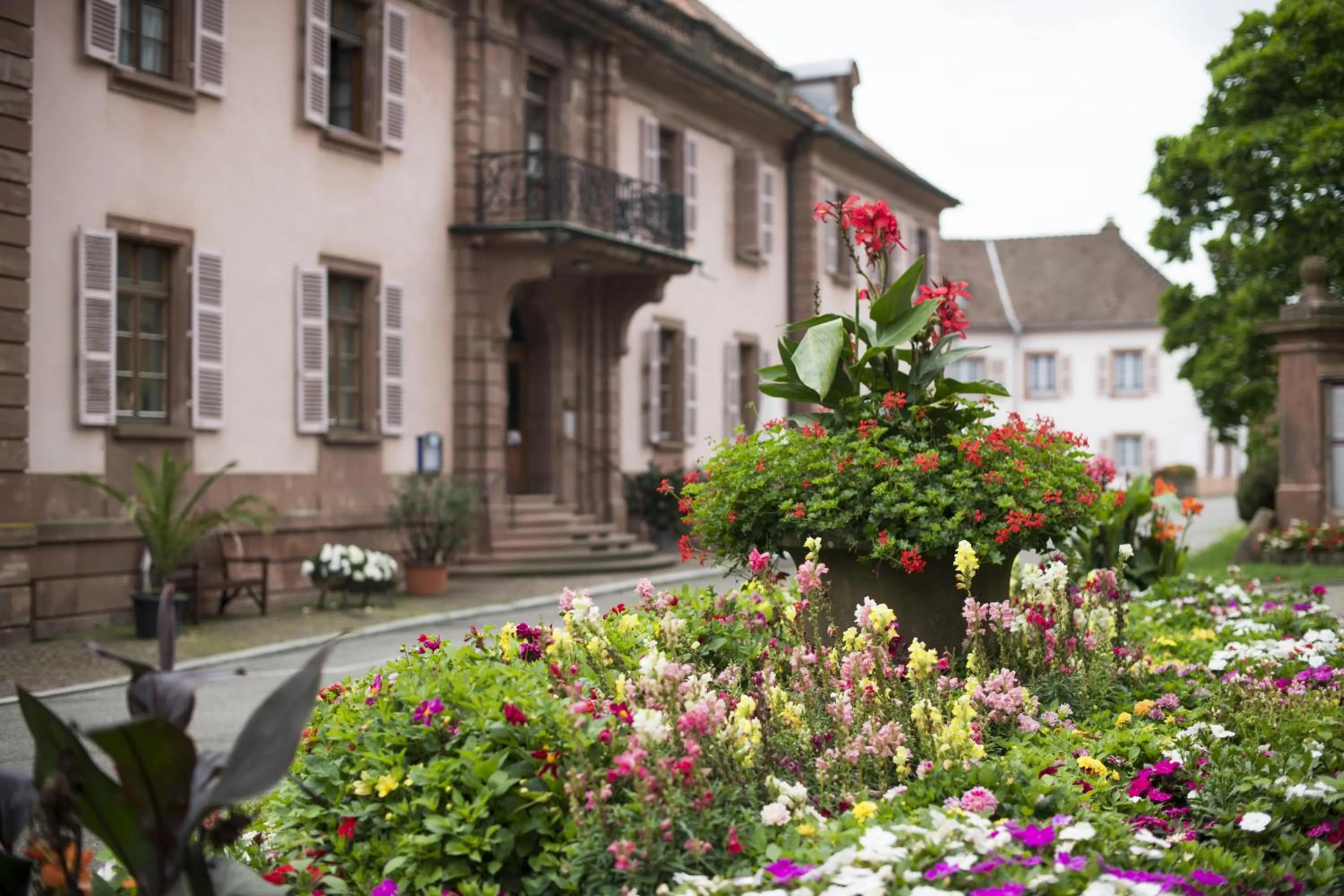 Facade/entrance in Hôtellerie du Couvent Oberbronn