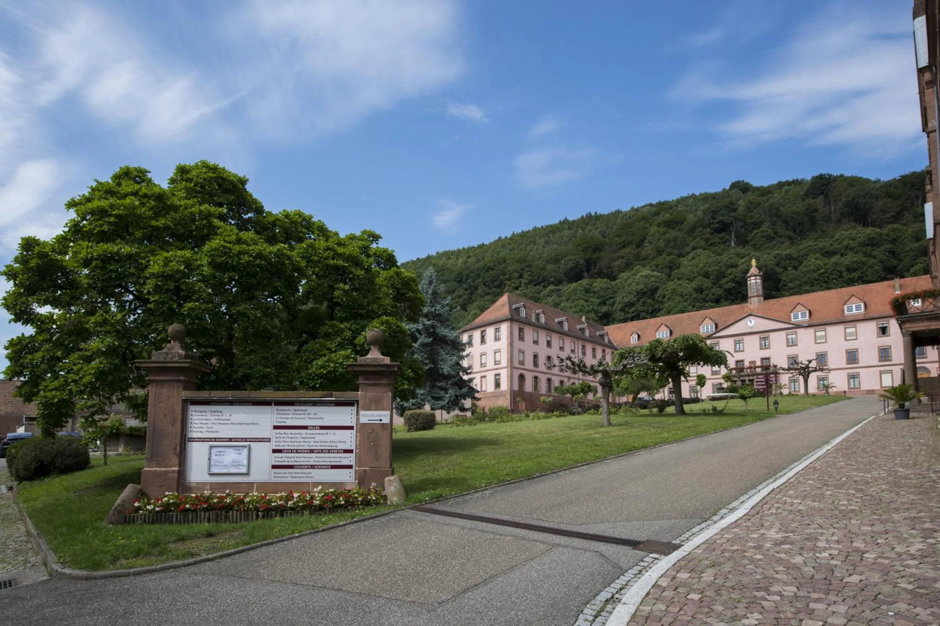 Property building in Hôtellerie du Couvent Oberbronn