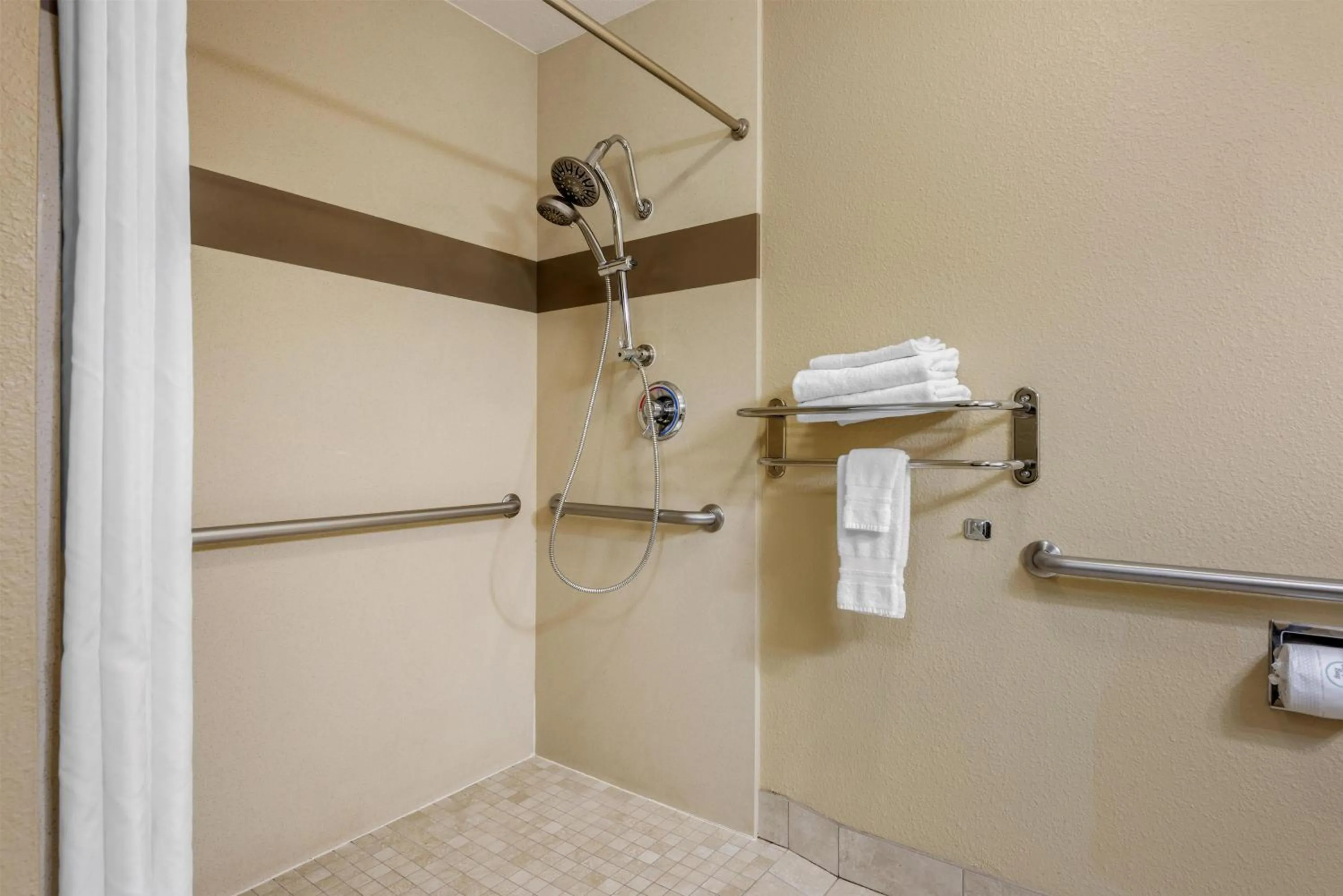 Bathroom in Best Western Long Beach Inn