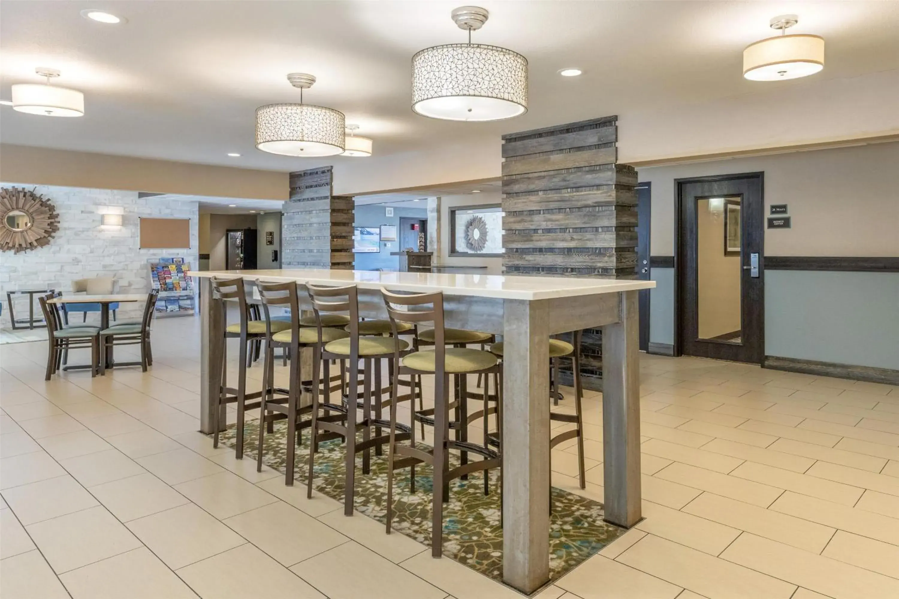 Breakfast in Best Western Long Beach Inn Breakfast in Best Western Long Beach Inn