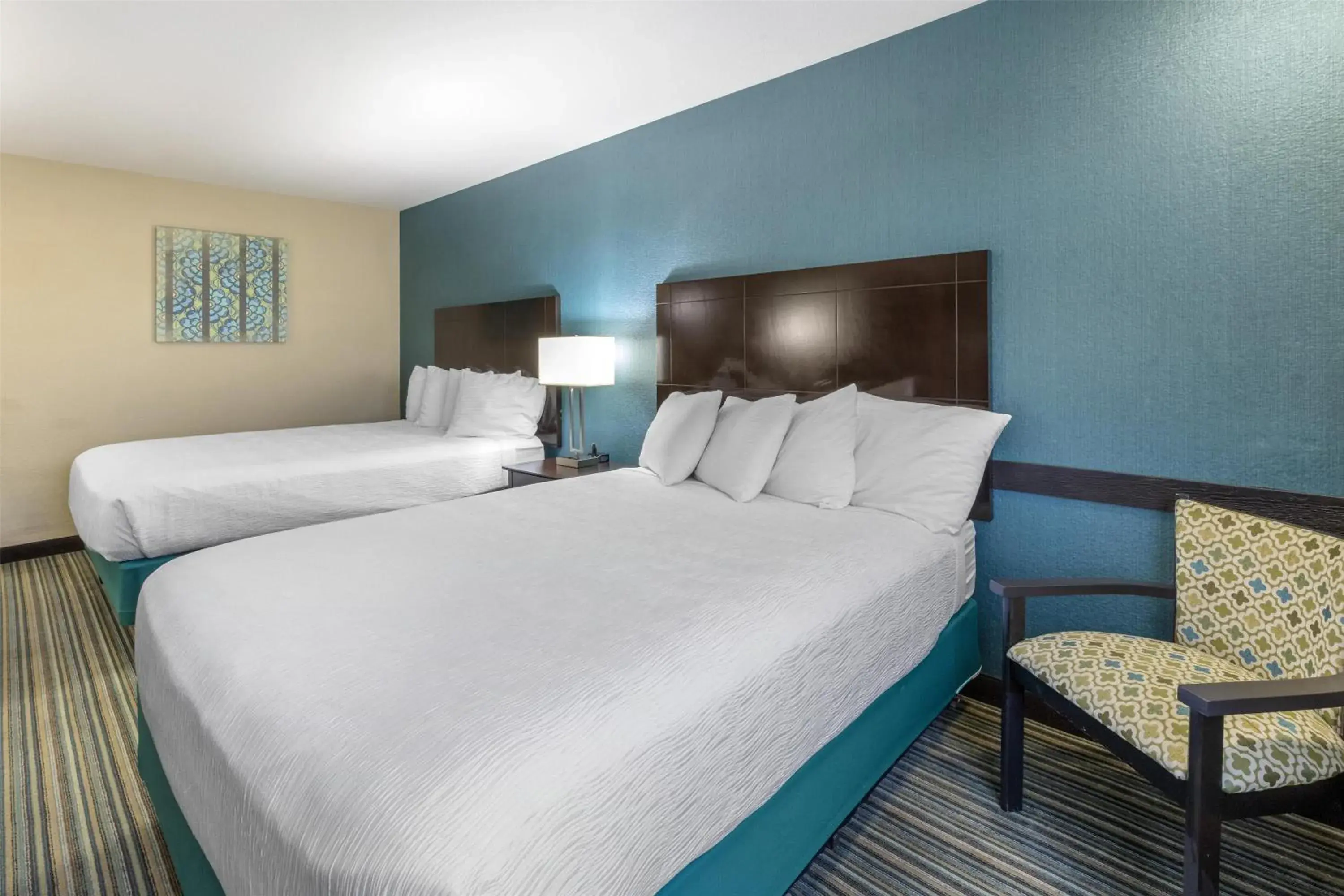 Bedroom, Bed in Best Western Long Beach Inn Bedroom, Bed in Best Western Long Beach Inn