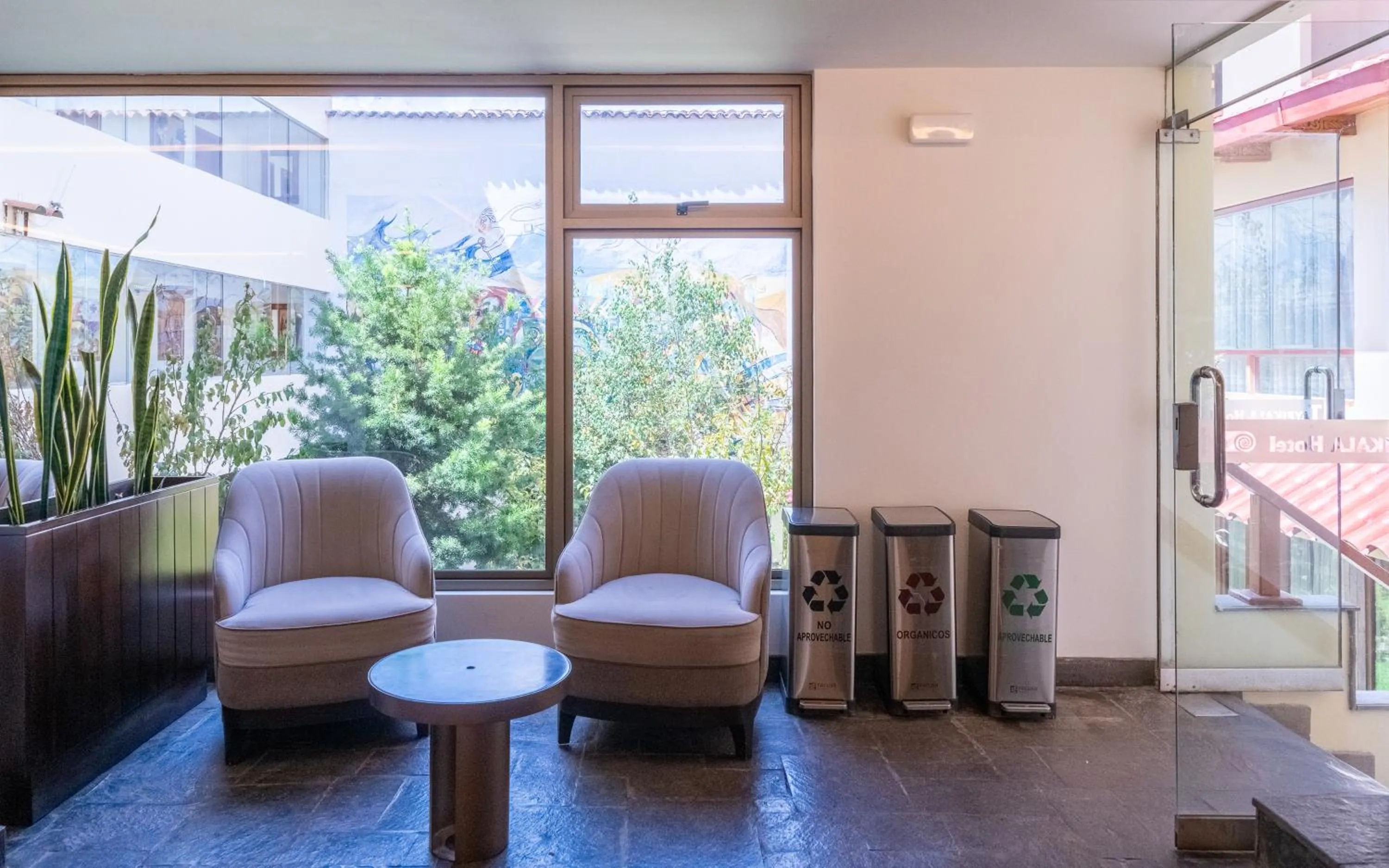 Living room in Taypikala Hotel Cusco