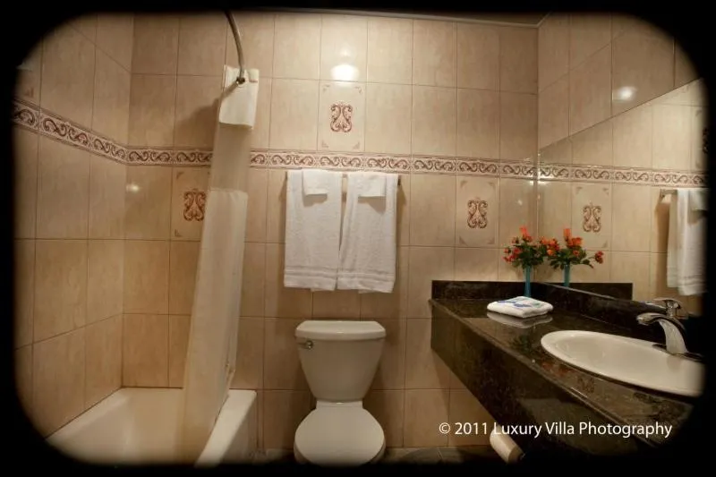 Bathroom in Flamingo Motel Oxnard