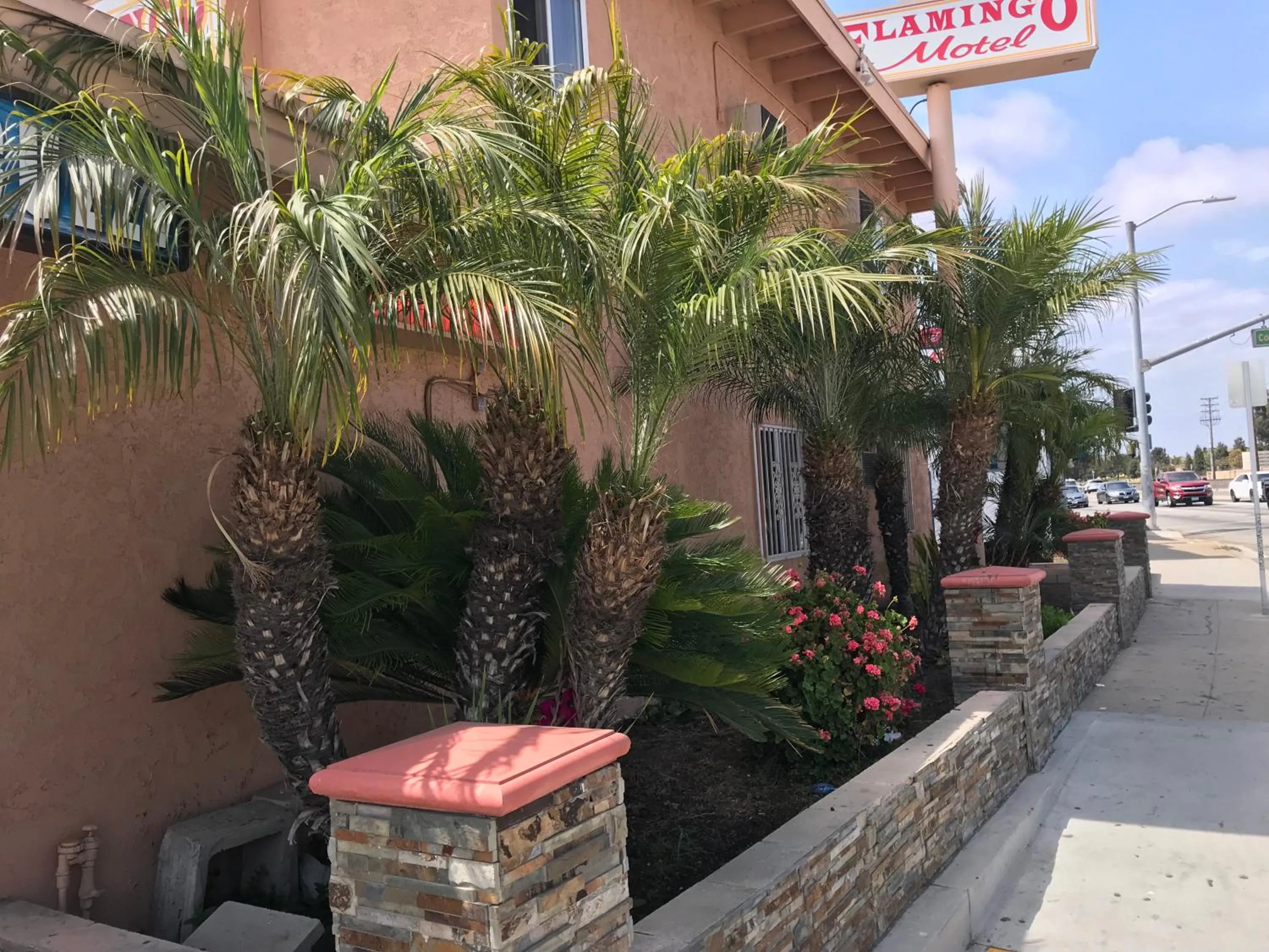 Property building in Flamingo Motel Oxnard
