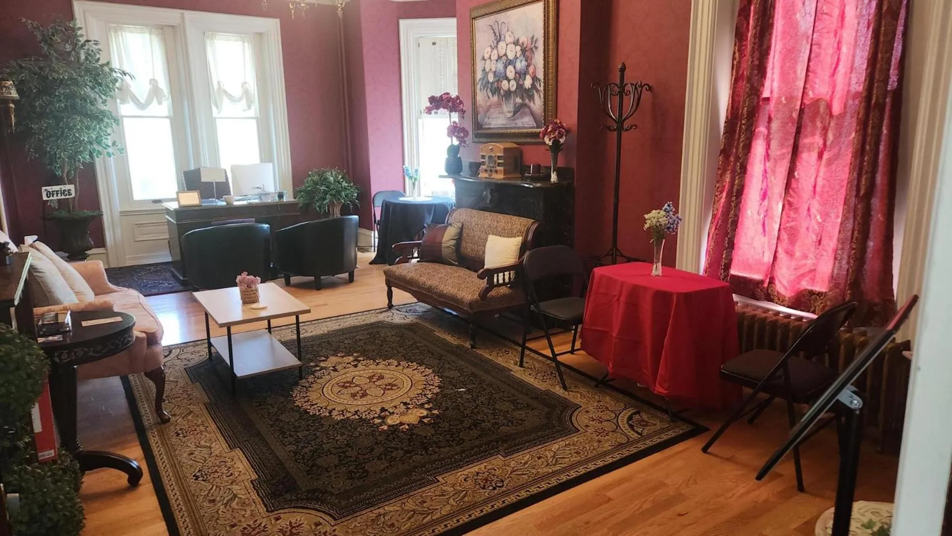 Lobby or reception in Greystone Manor Bed & Breakfast