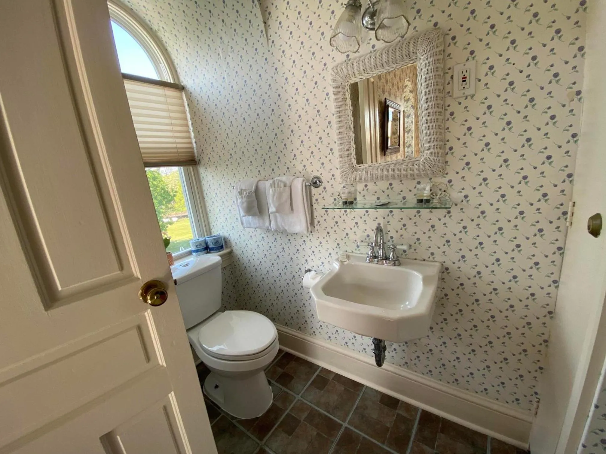 Bathroom in Greystone Manor Bed & Breakfast