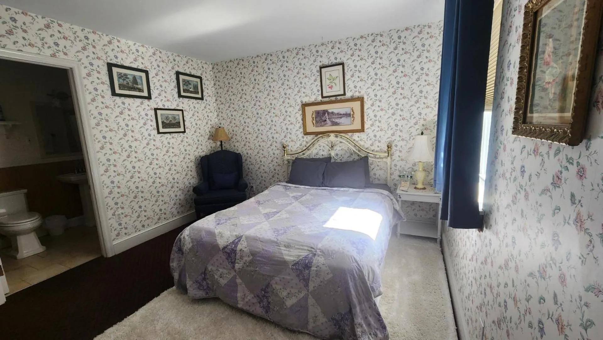 Photo of the whole room, Bed in Greystone Manor Bed & Breakfast