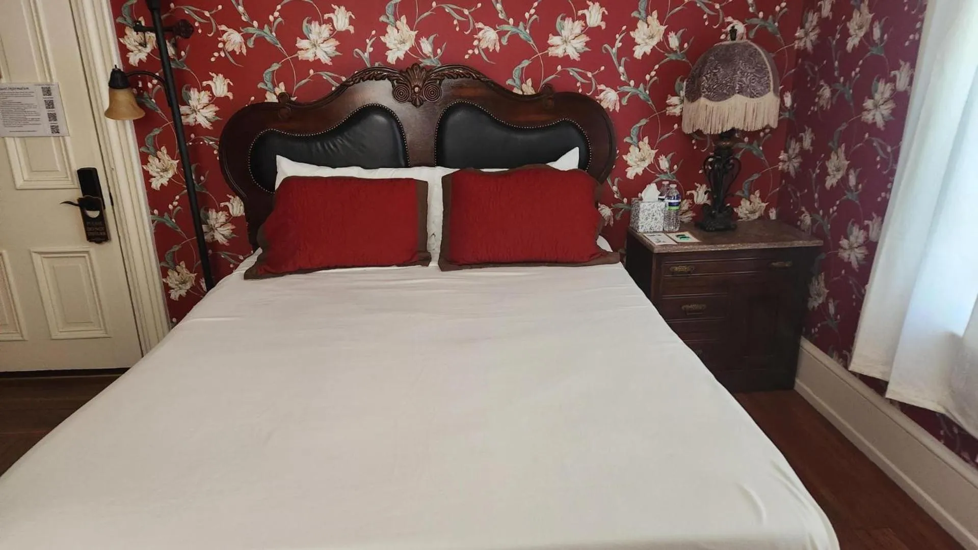 Bed in Greystone Manor Bed & Breakfast