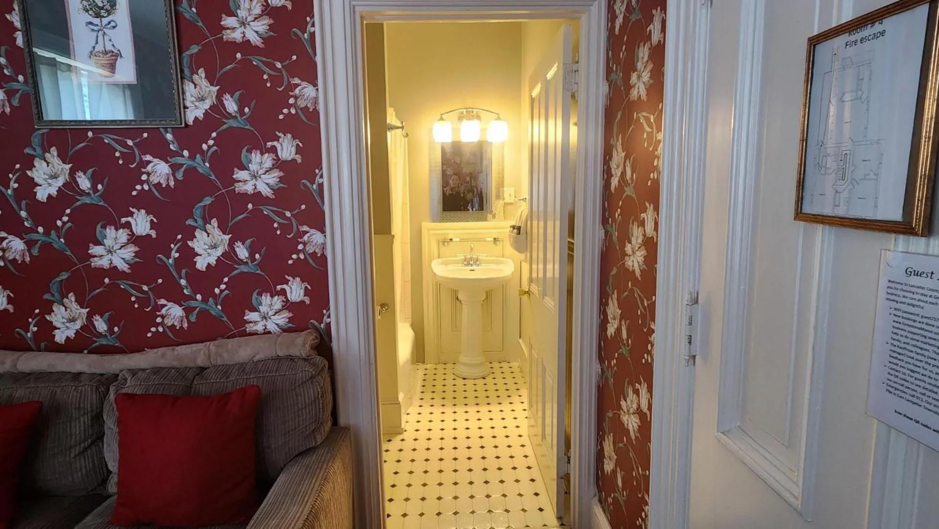 Bathroom in Greystone Manor Bed & Breakfast