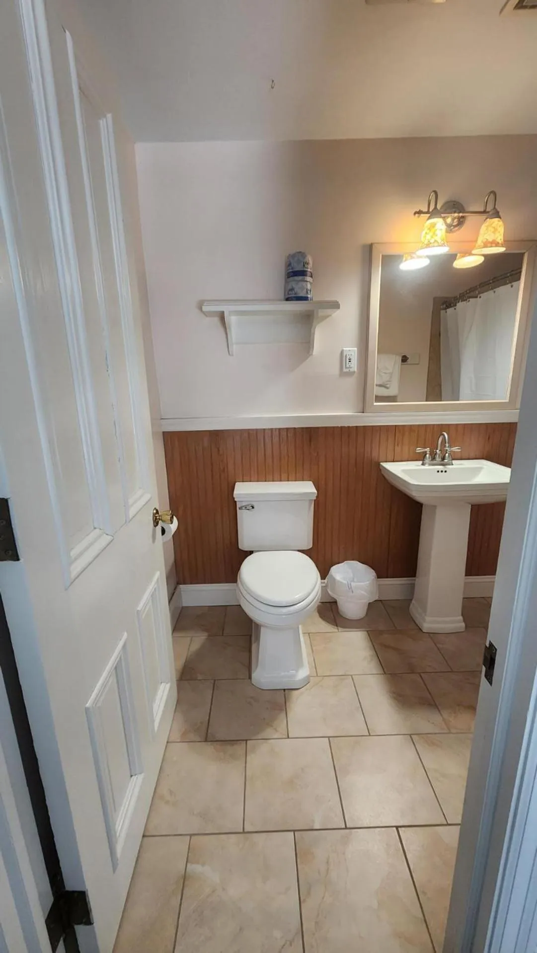 Bathroom in Greystone Manor Bed & Breakfast