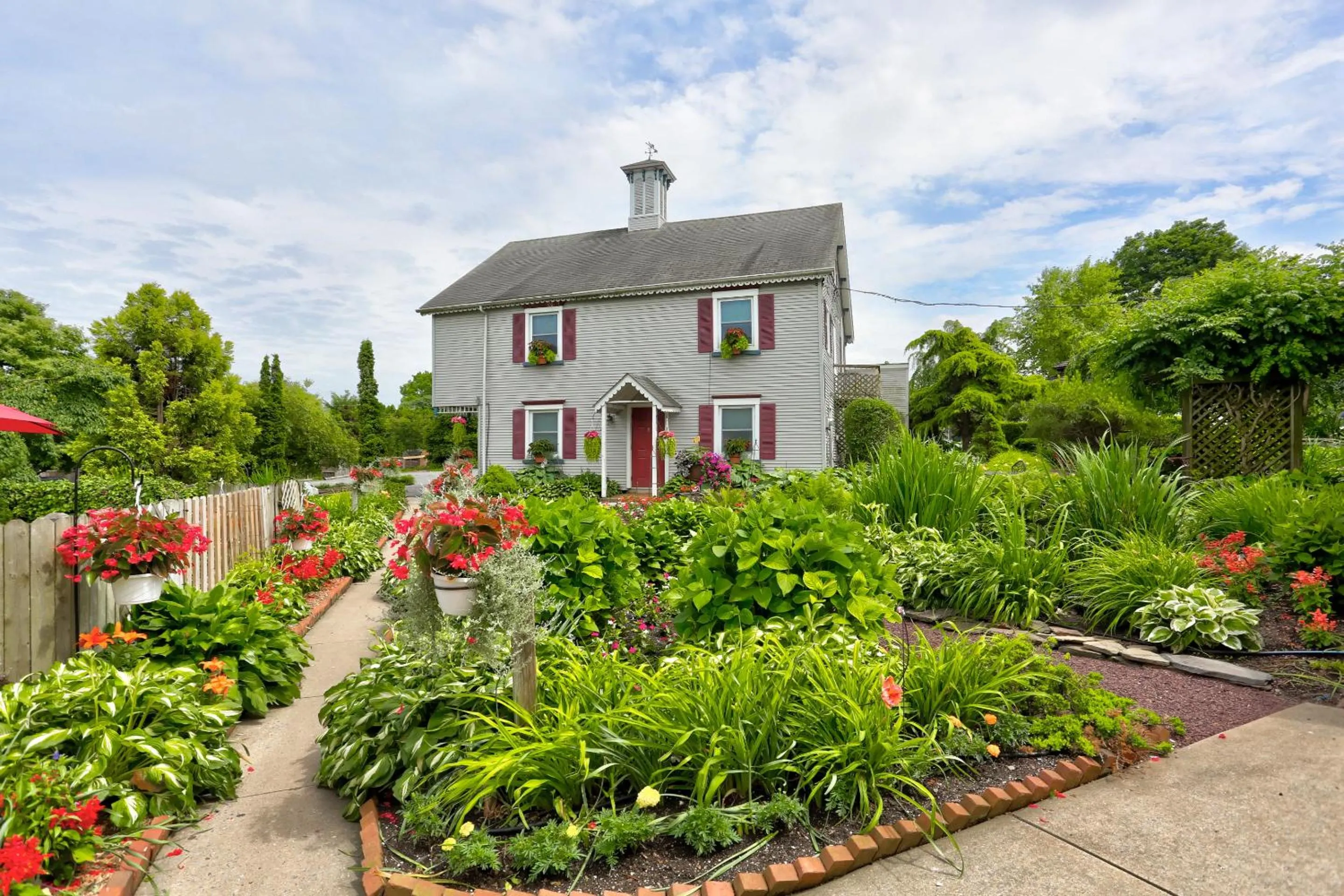 Property building in Greystone Manor Bed & Breakfast