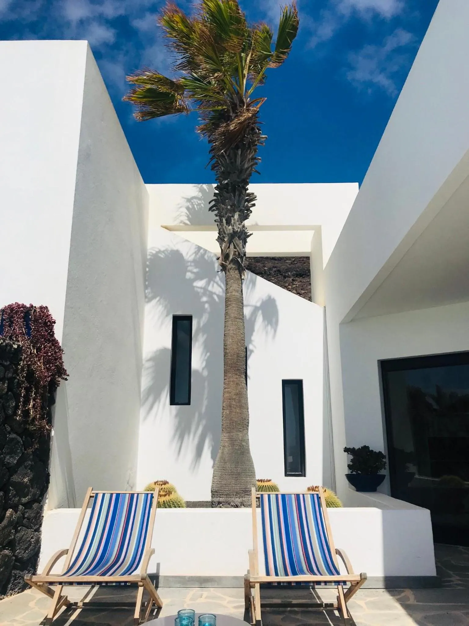 Villa V