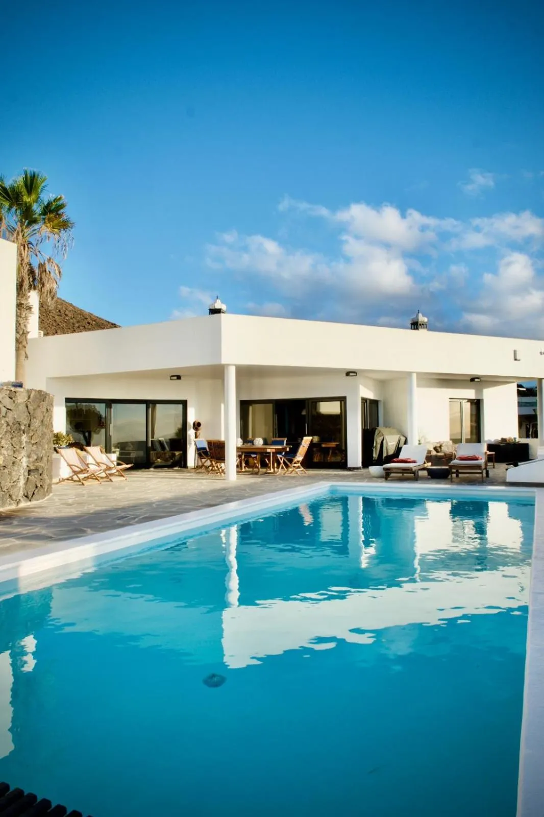 Villa V