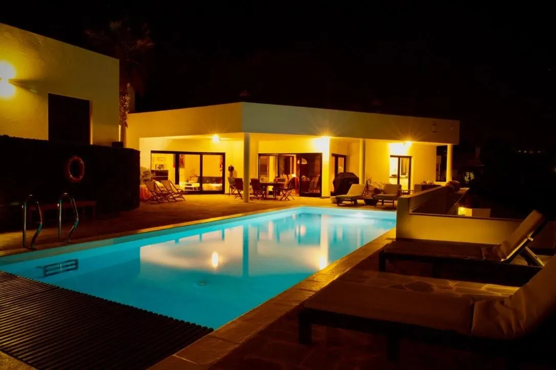 Villa V